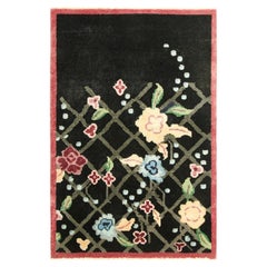 Rug & Kilim's Gift-Size Chinese Art Deco Style Rug in Black with Floral Patterns (tapis chinois de style art déco avec motifs floraux)