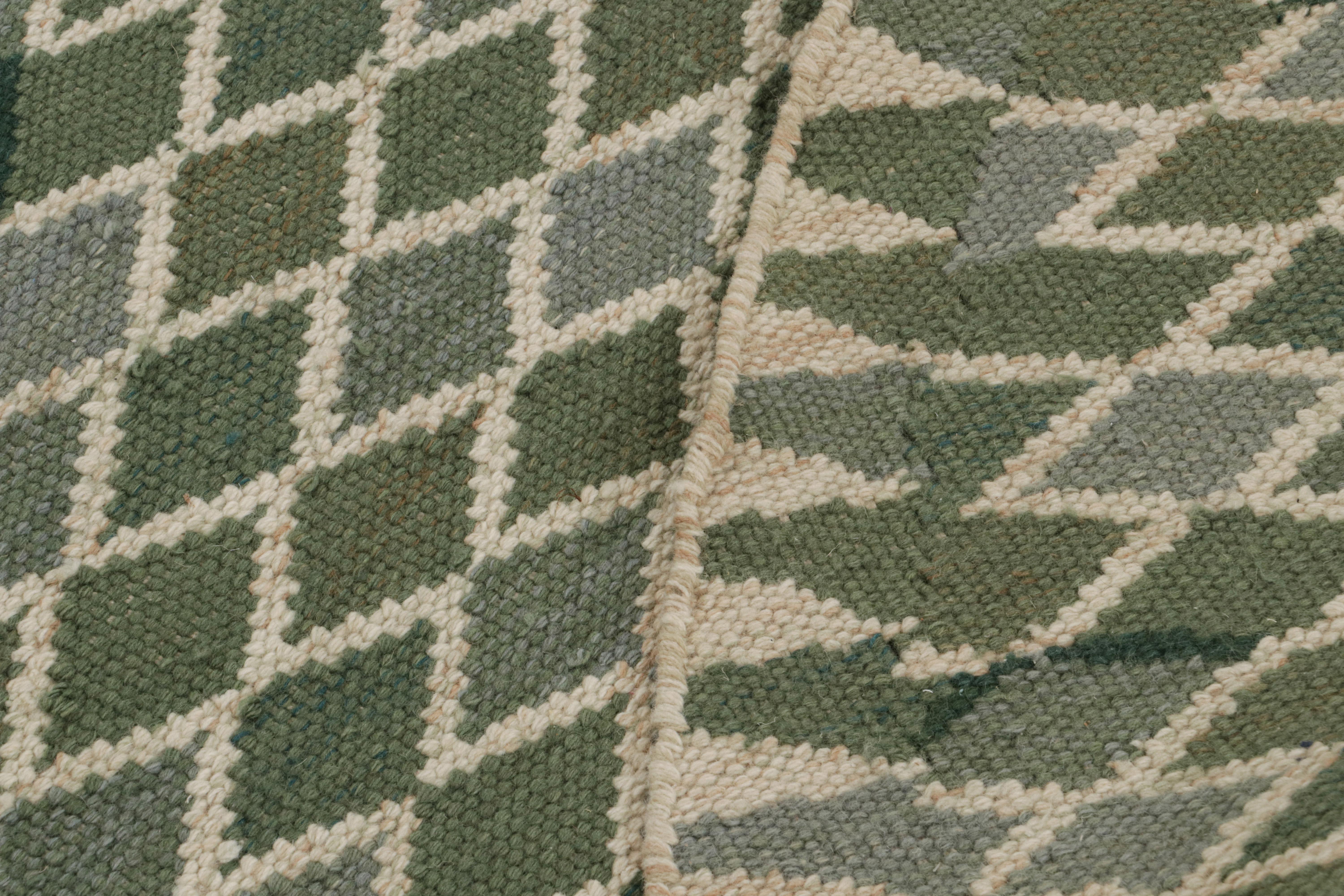 Contemporary Rug & Kilim’s Green Scandinavian Style Kilim Circle Rug with Geometric Patterns For Sale