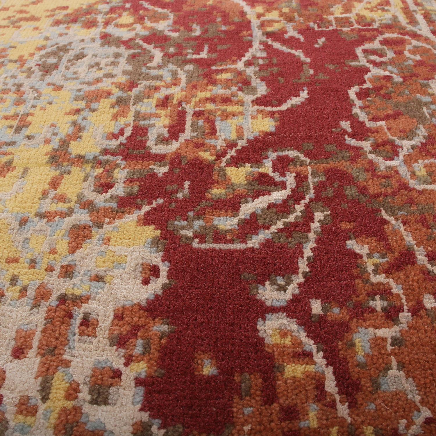 Annodato a mano Rug & Kilim è un tappeto astratto annodato a mano con motivi floreali marroni, blu e gialli. in vendita
