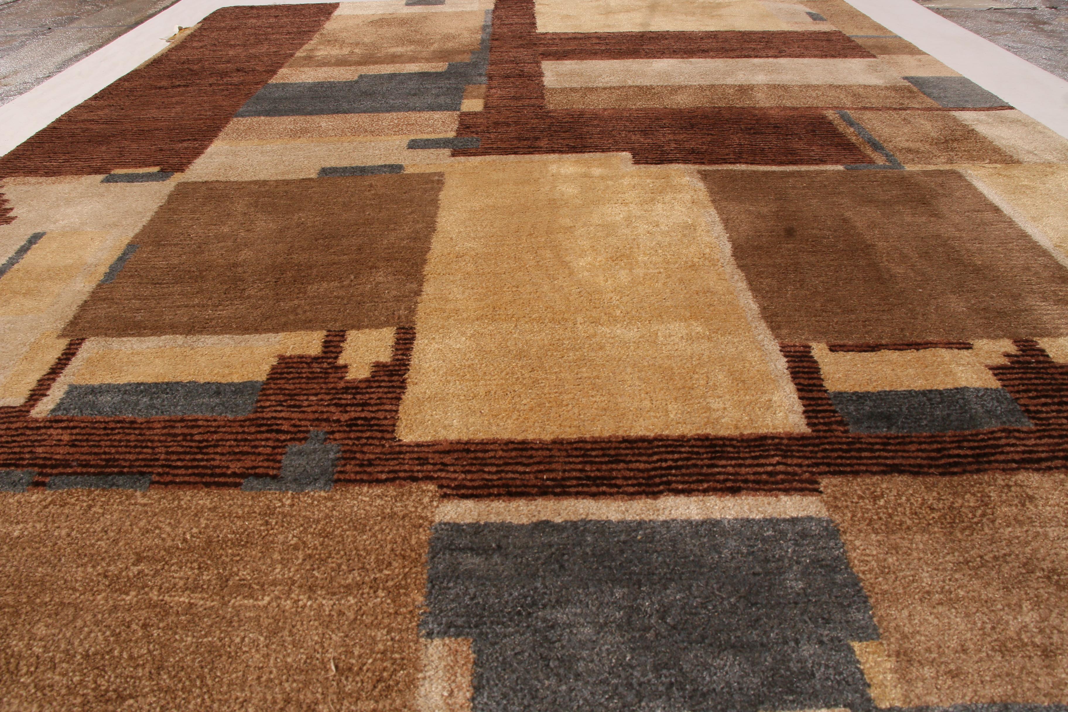 Rug & Kilim's Handgeknüpfter Art Deco Teppich Beige Braun Blau Kubistisch gemustert im Zustand „Neu“ im Angebot in Long Island City, NY