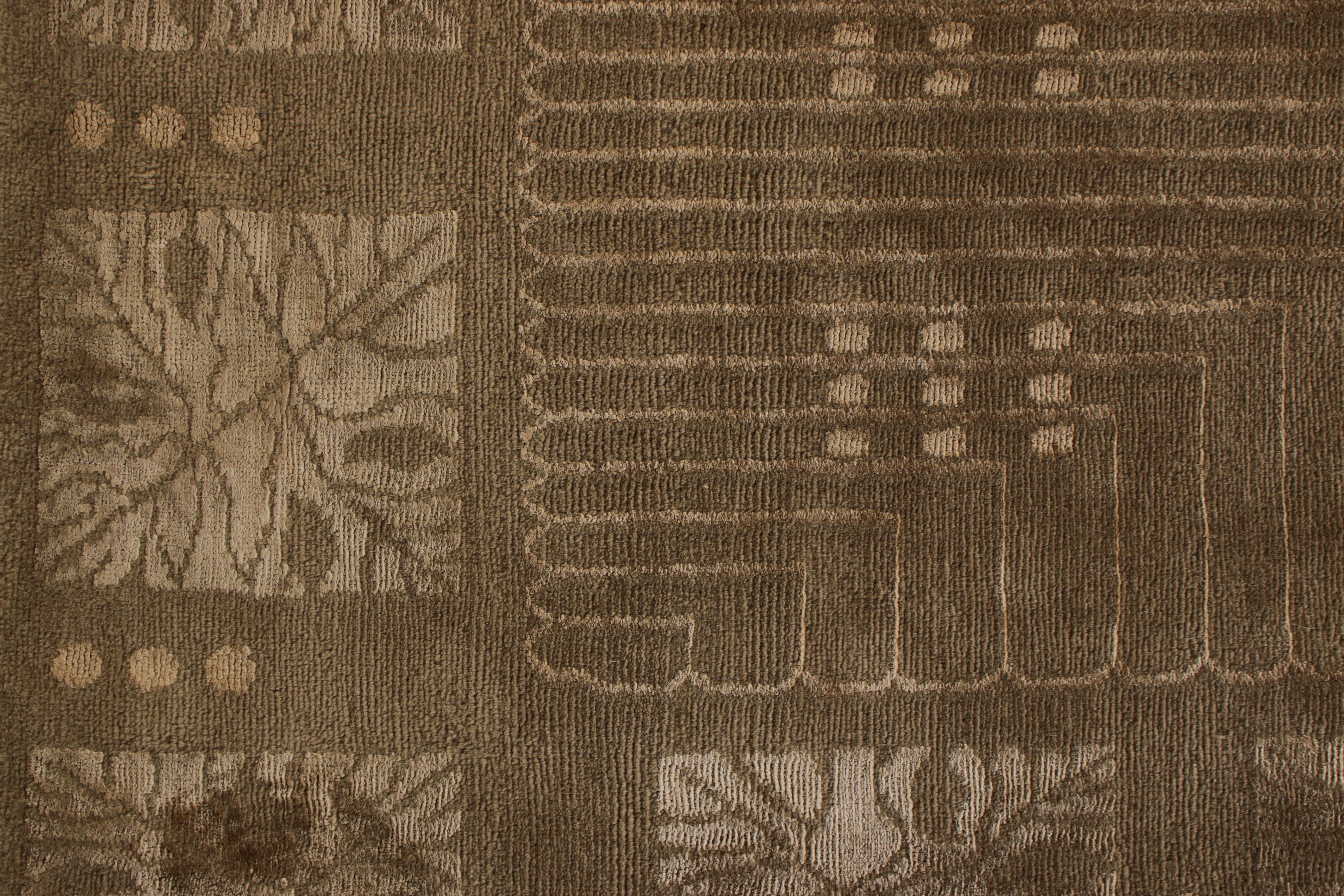 Lana Rug & Kilim: Tappeto annodato a mano in stile Art Deco Beige Verde Modello personalizzato in vendita