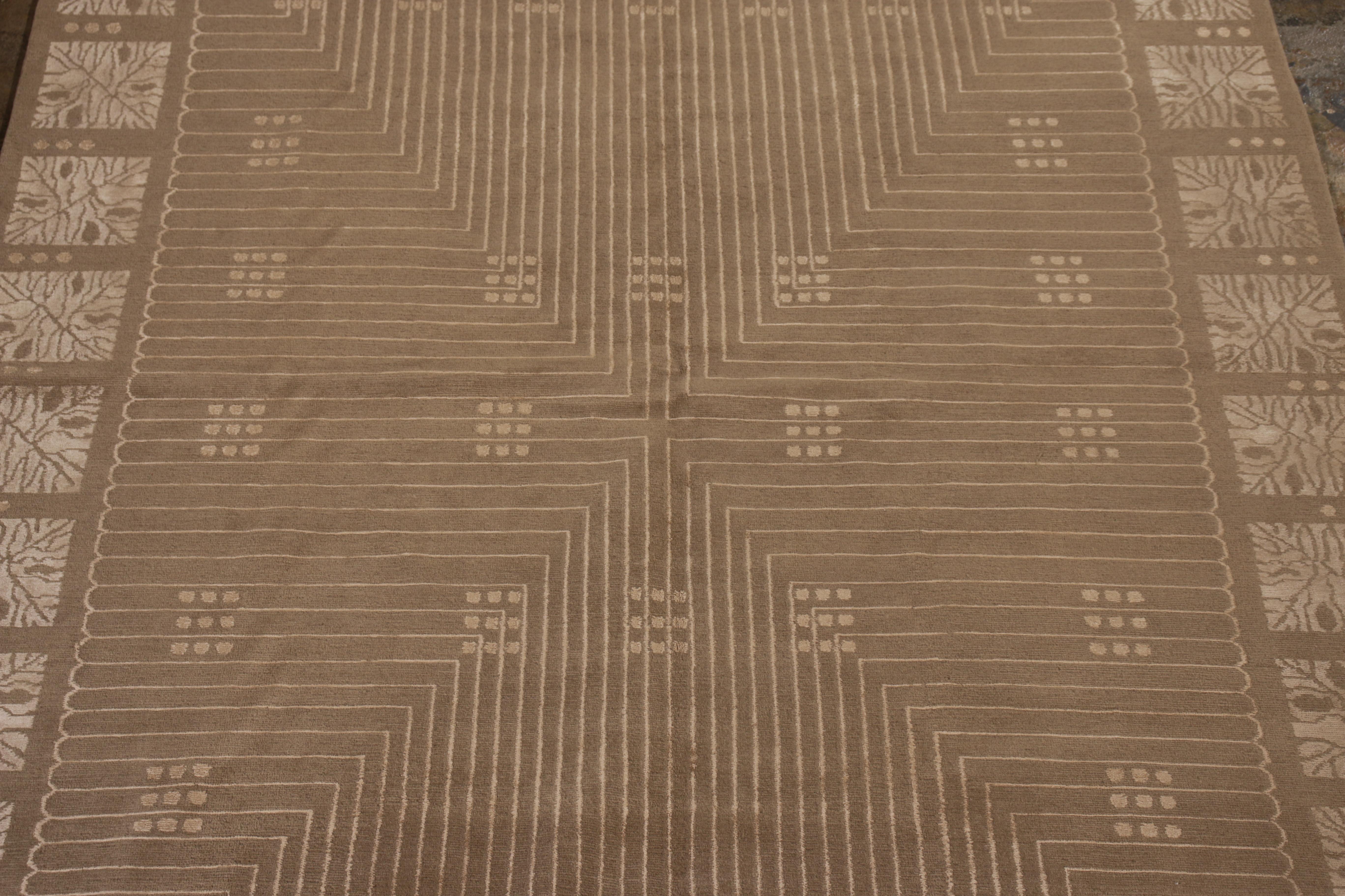 Art Déco Rug & Kilim: Tappeto annodato a mano in stile Art Deco Beige Verde Modello personalizzato in vendita