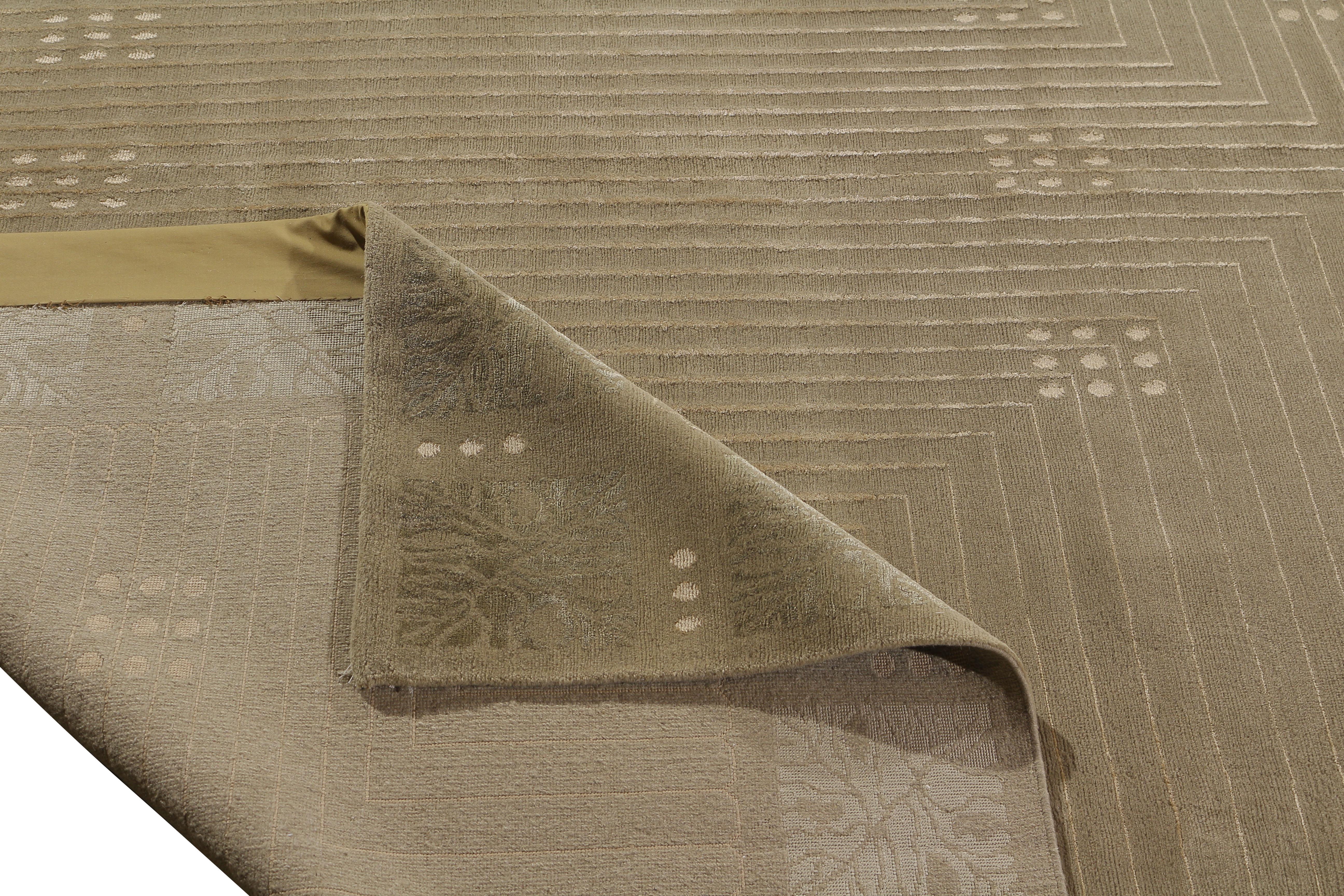 Rug & Kilim: Tappeto annodato a mano in stile Art Deco Beige Verde Modello personalizzato In condizioni Nuovo in vendita a Long Island City, NY