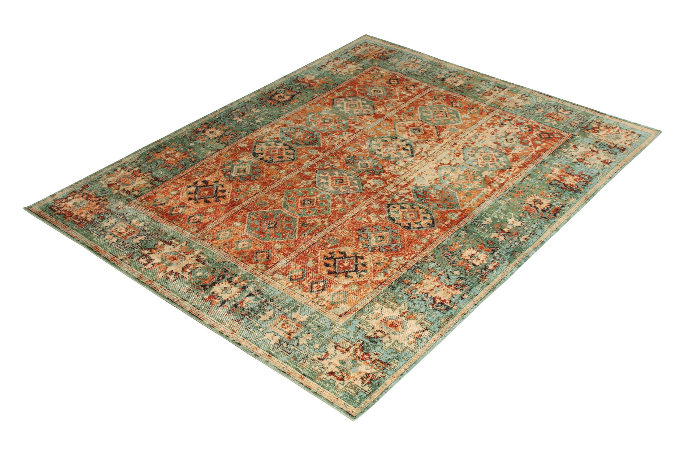 Questo tappeto classico annodato a mano si aggiunge alle ultime novità della Homage Collection di Rug & Kilim, un'ambiziosa enciclopedia di epoche che recupera e reinventa una gamma senza precedenti di stili internazionali, compresi i motivi