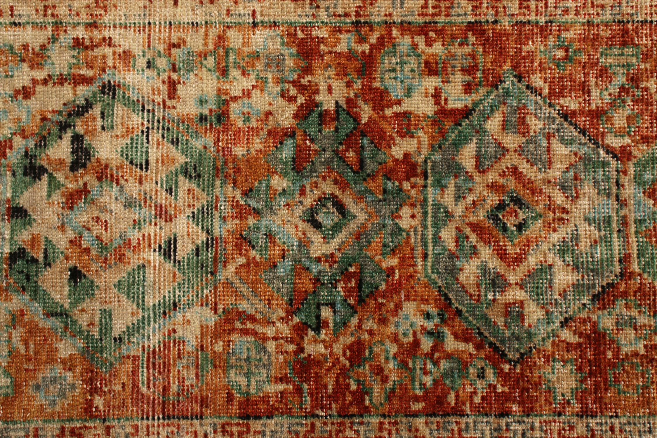 Indiano Rug & Kilim è un tappeto annodato a mano con motivo geometrico classico e colore verde arancione. in vendita