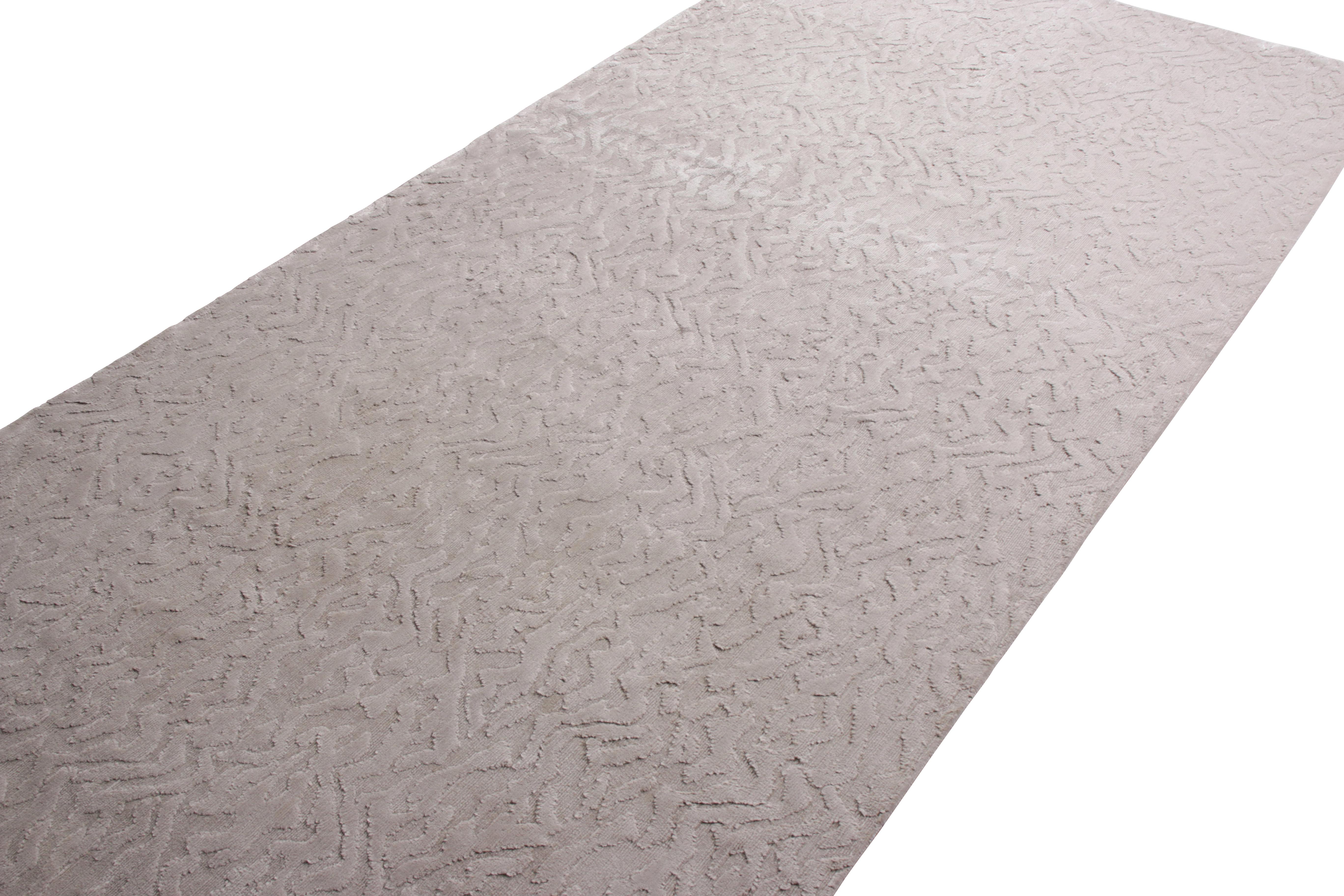 Modern Rug & Kilim's Hand Knotted Contemporary Rug in Gray Textural Geometric Pattern For Sale