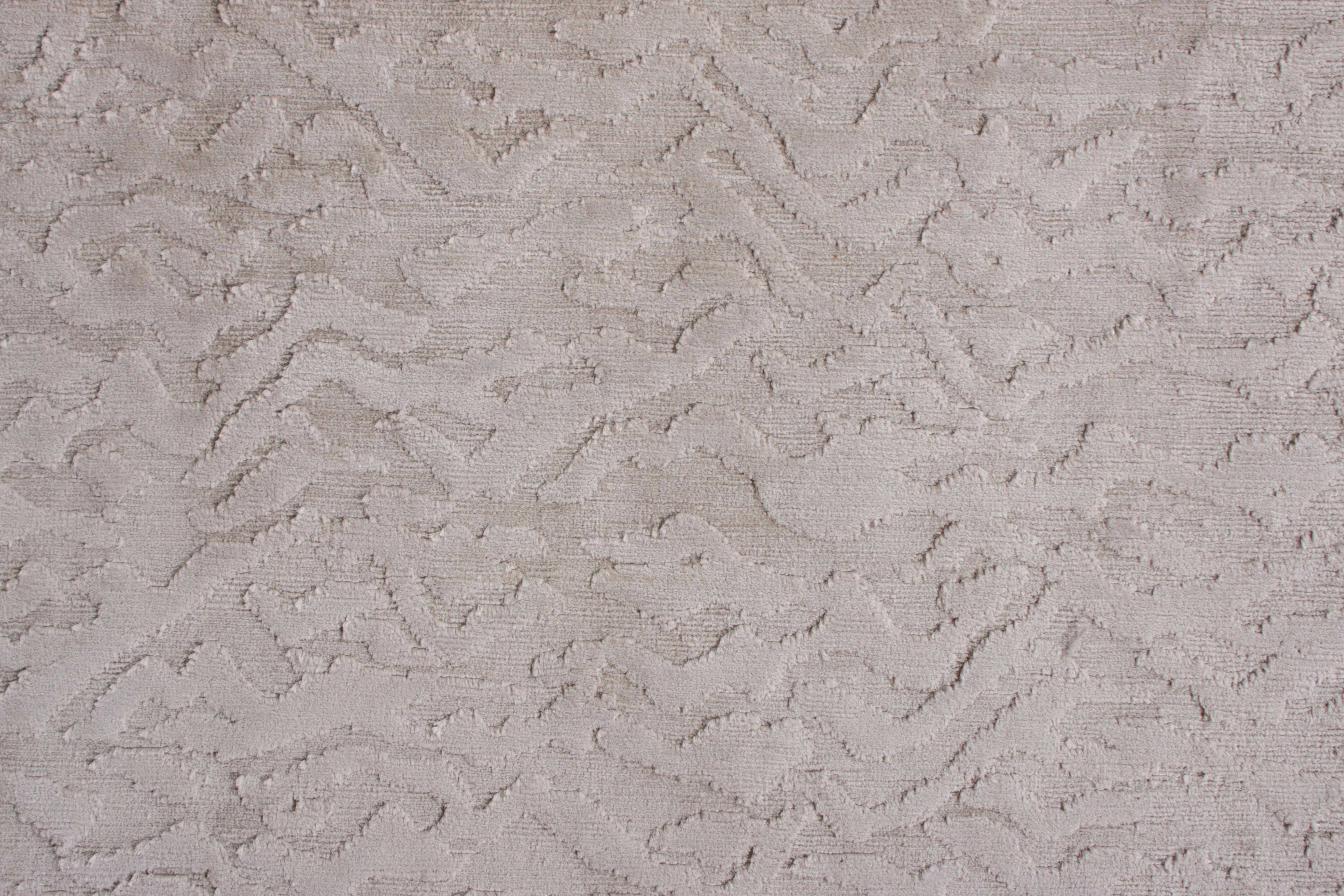 Nepalese Rug & Kilim's Hand Knotted Contemporary Rug in Gray Textural Geometric Pattern For Sale