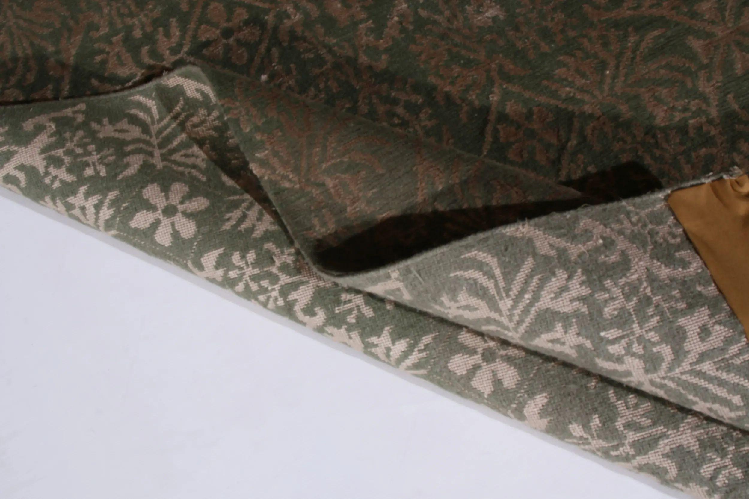 Rug & Kilim's Handgeknüpfter Teppich im europäischen Stil Beige-Braun Grün Florales Muster im Angebot 2