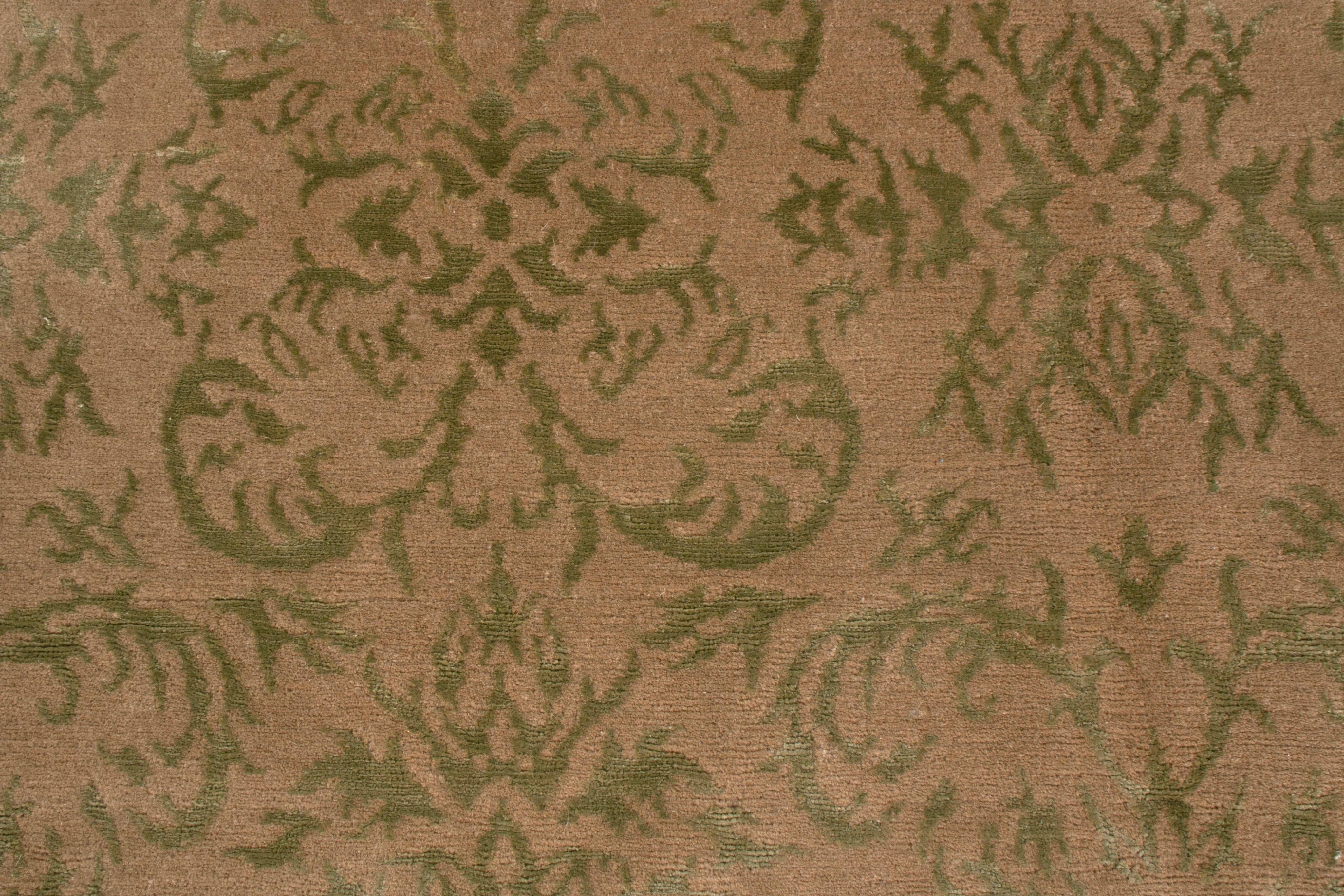 Népalais Rug & Kilim's Tapis de style européen noué à la main Beige-Brown Green Floral Pattern en vente