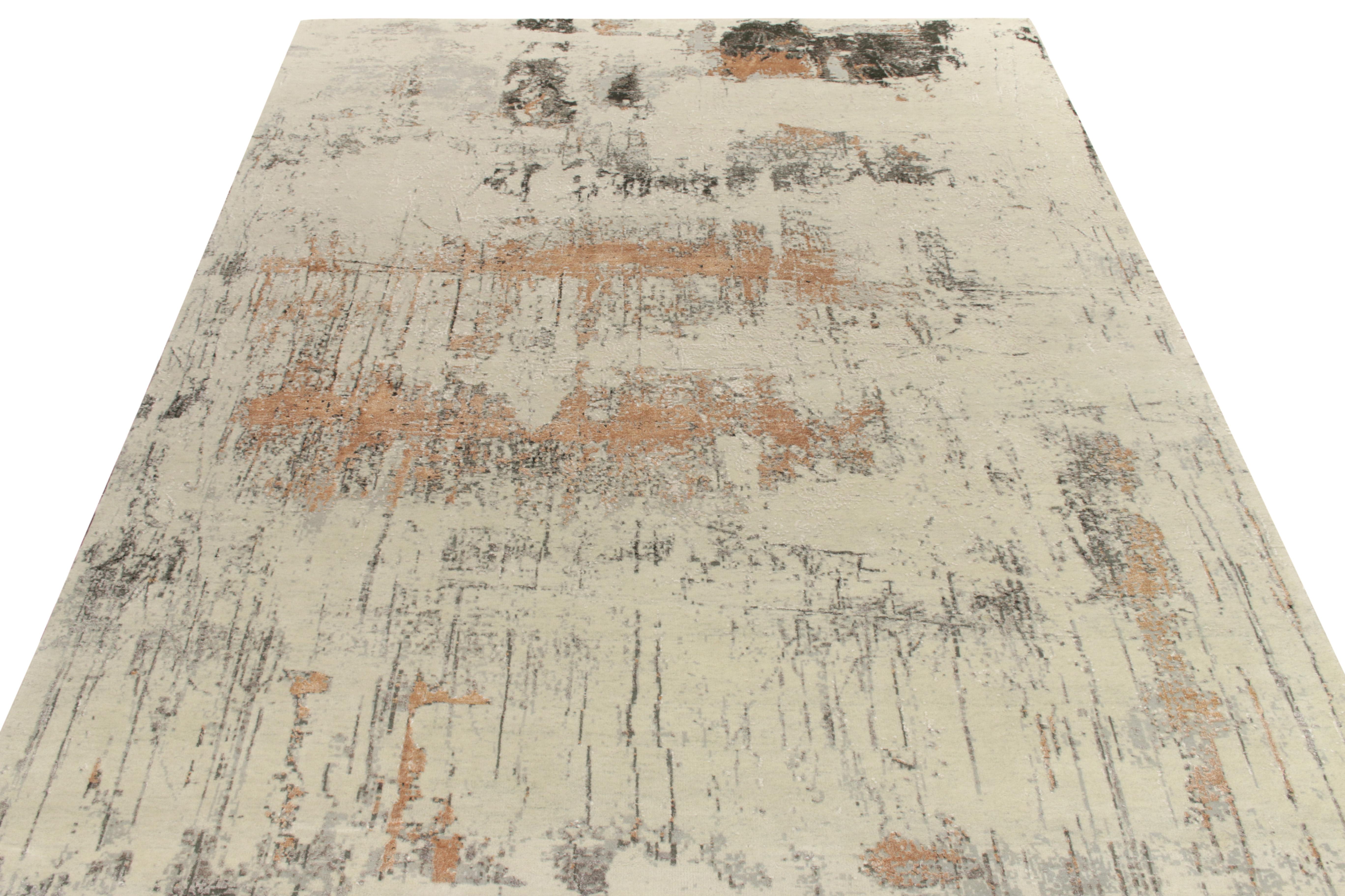 Rug & Kilim präsentiert eine 9x12 große Grafik mit abstrakter Ästhetik in den Farben Silbergrau, Beige und Kohleschwarz, die für ein tonales Gleichgewicht sorgen und von einem subtilen Glanz begleitet werden, der durch den natürlichen Glanz der
