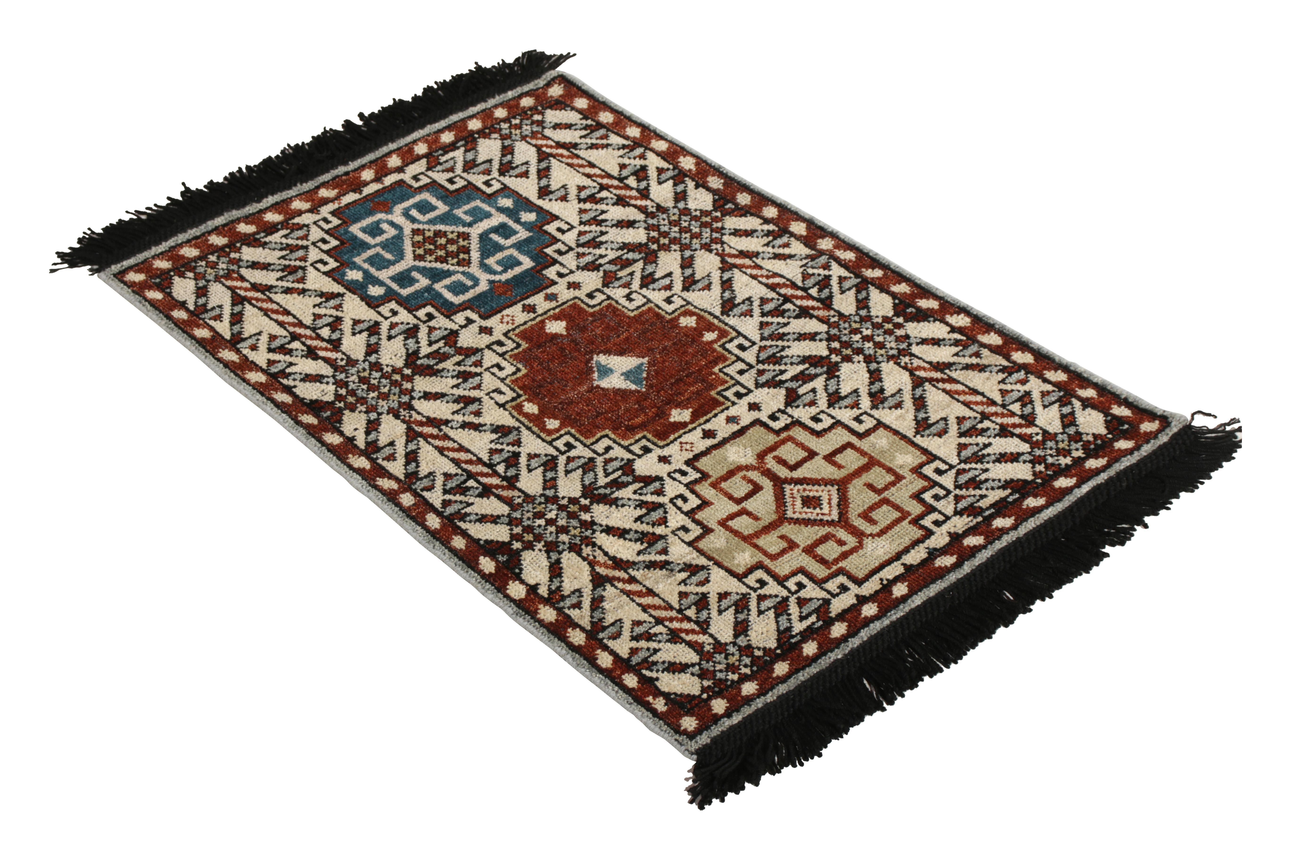 Made in hand knotted wool from the custom classic Burano Collection by Rug & Kilim, this 2 x 3 rug sample is able to be resold as a gift-sized rug for both flooring and wall-hanging projects. Drawing inspiration from an antique Qashqai Persian rug