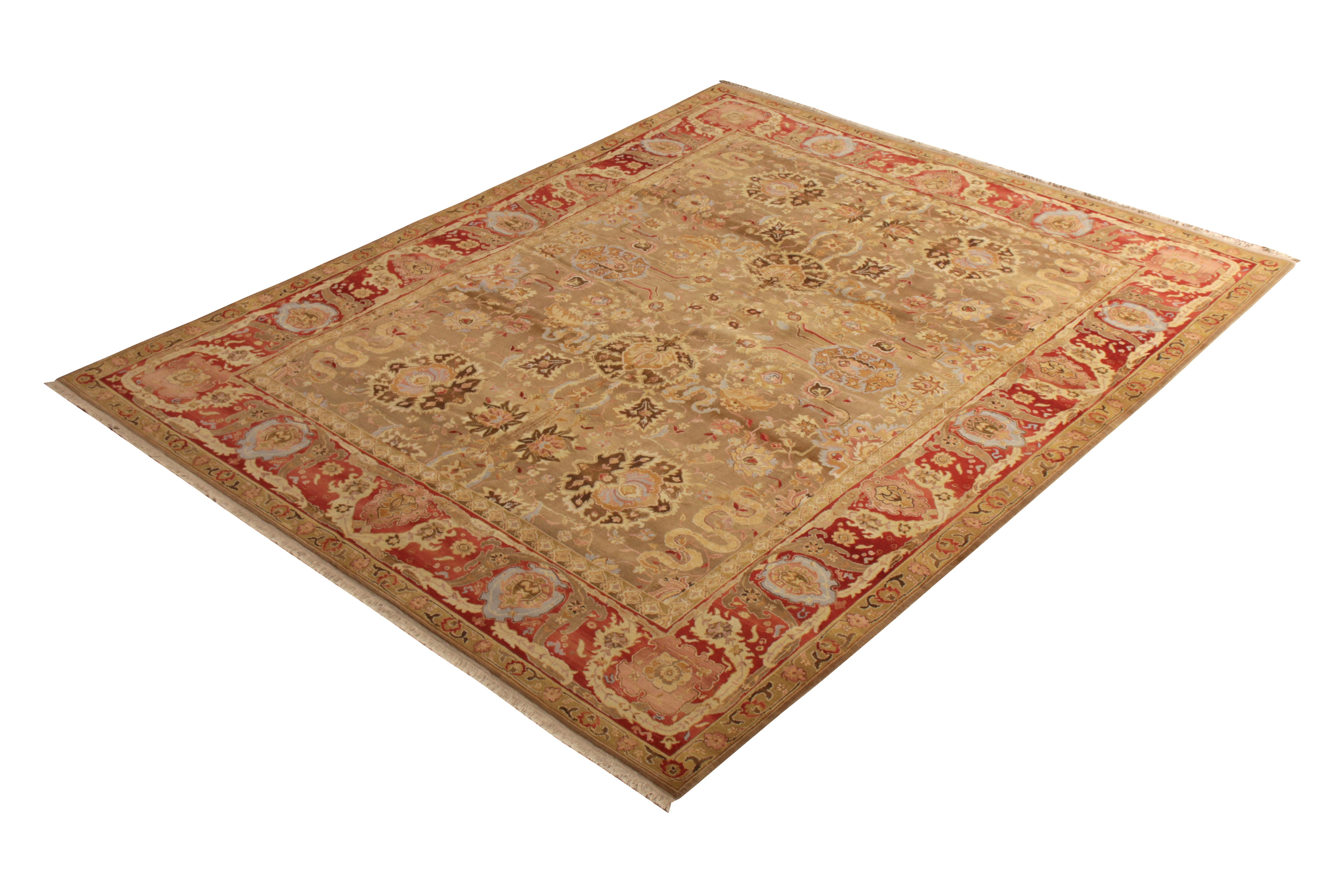 Fabriqué avec de la laine nouée à la main, ce tapis de style Tabriz représente un ajout gracieux à la collection Modern Classics de Rug & Kilim, inspirée par l'expérience de notre équipe en matière de motifs classiques rares, anciens et vintage, des