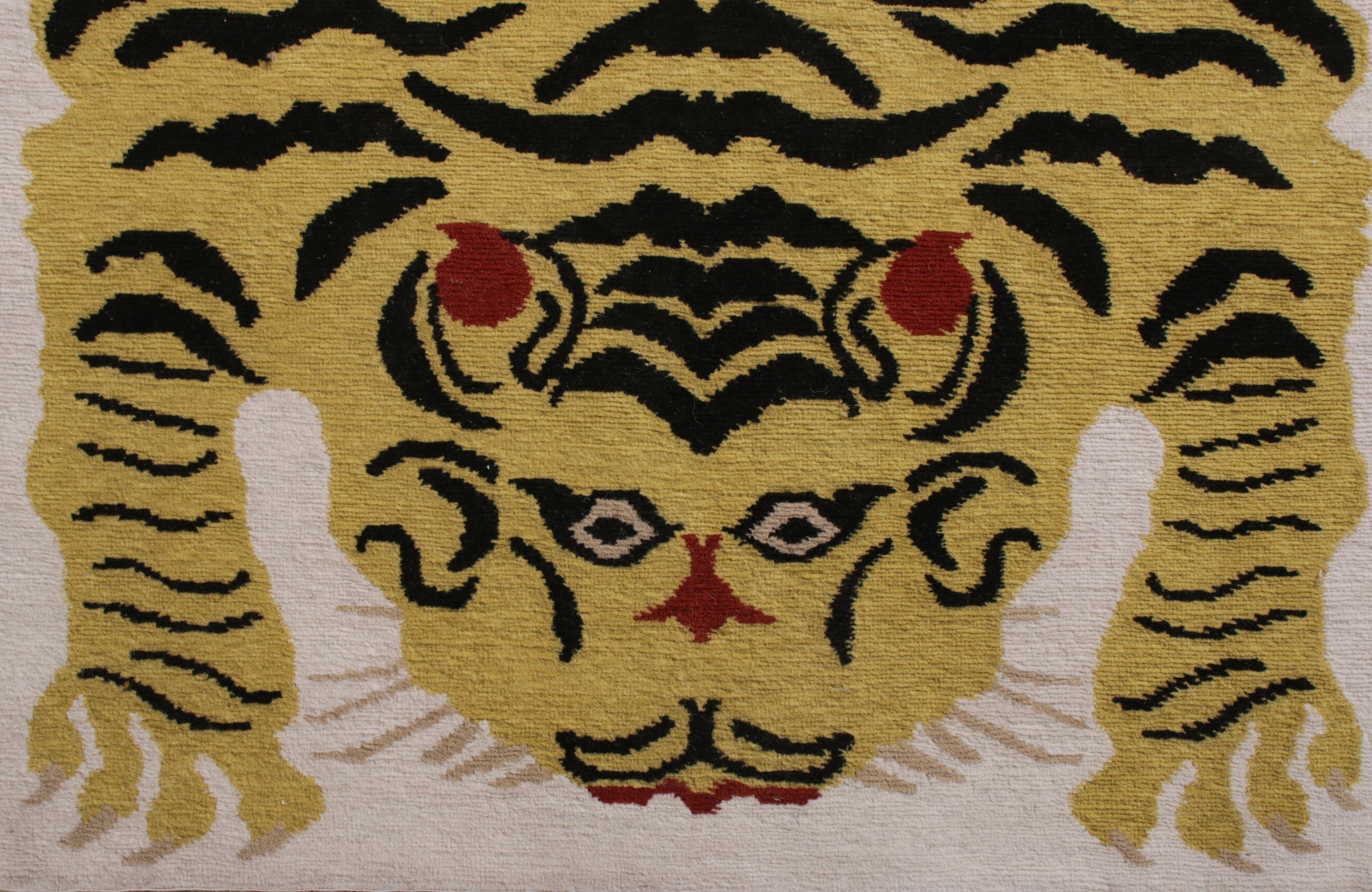 Alfombra anudada a mano Rug & Kilim's Tigre con dibujo dorado negro y beige Moderno en venta