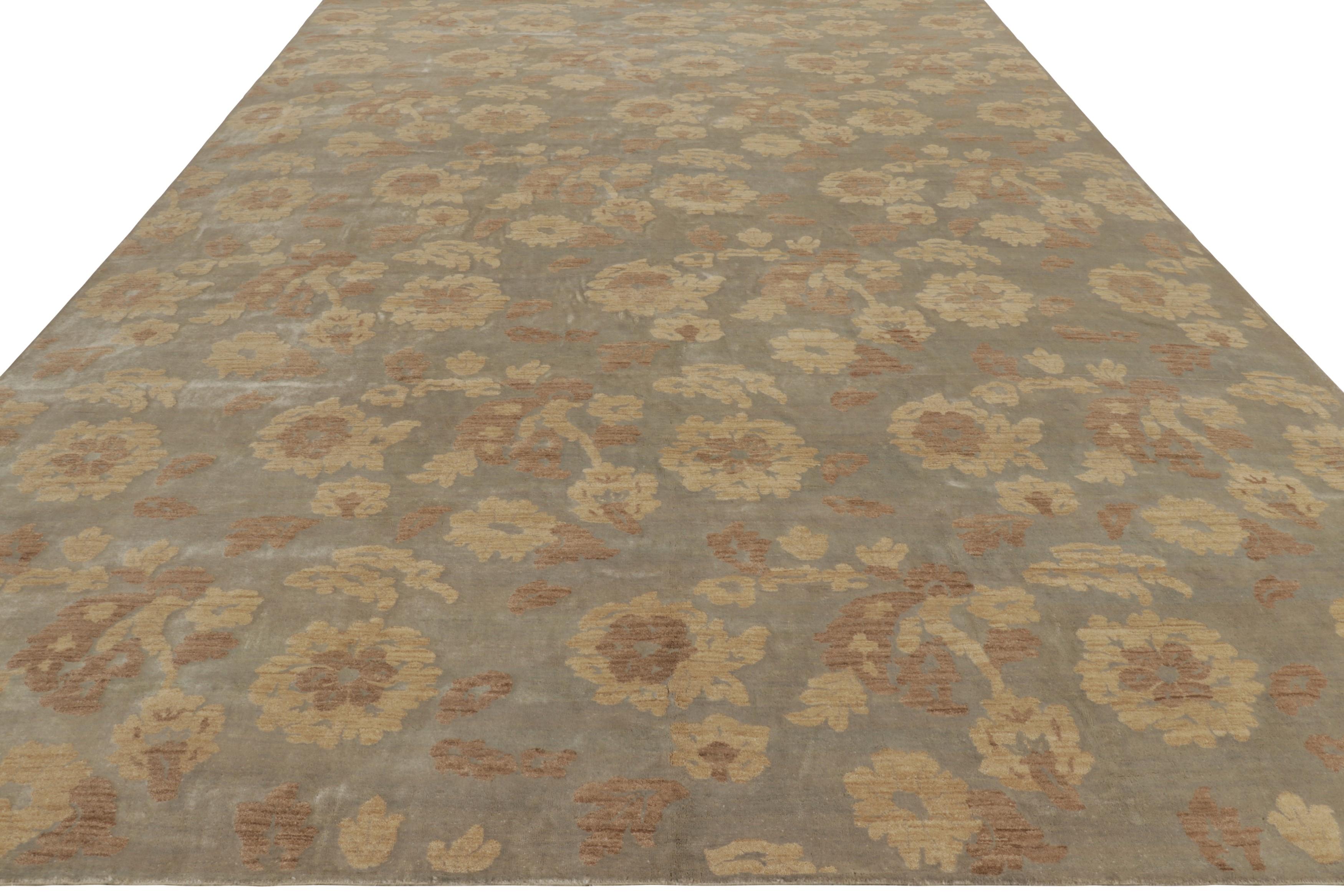 Indiano Rug & Kilim è un tappeto contemporaneo fatto a mano con motivo floreale beige e marrone. in vendita
