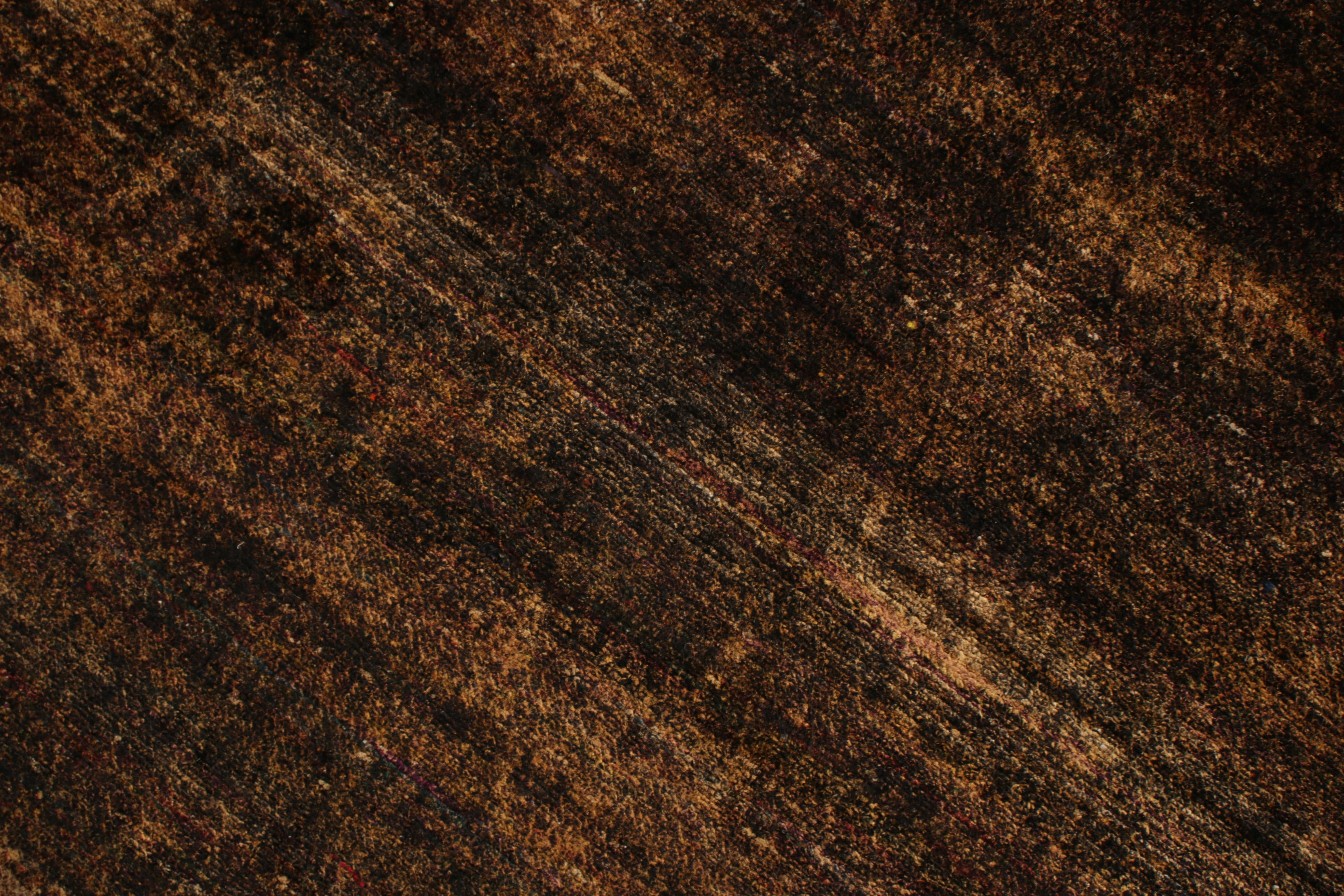 Rug & Kilim's Handmade Modern Rug Brown and Black Striped Pattern (Nepalesisch) im Angebot