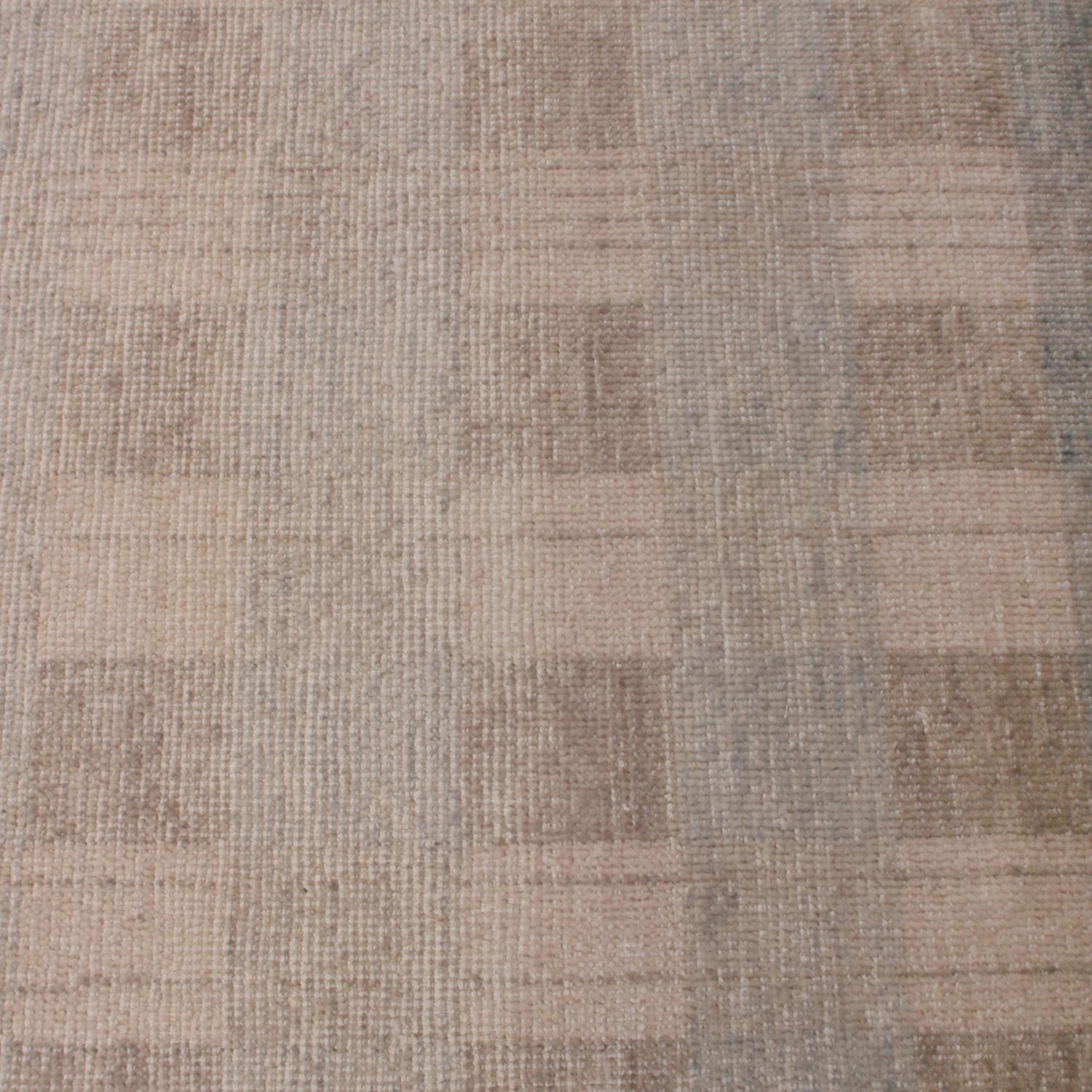 Alfombra personalizada de lana marrón beige Rug & Kilim's Homage Geometric Moderno en venta
