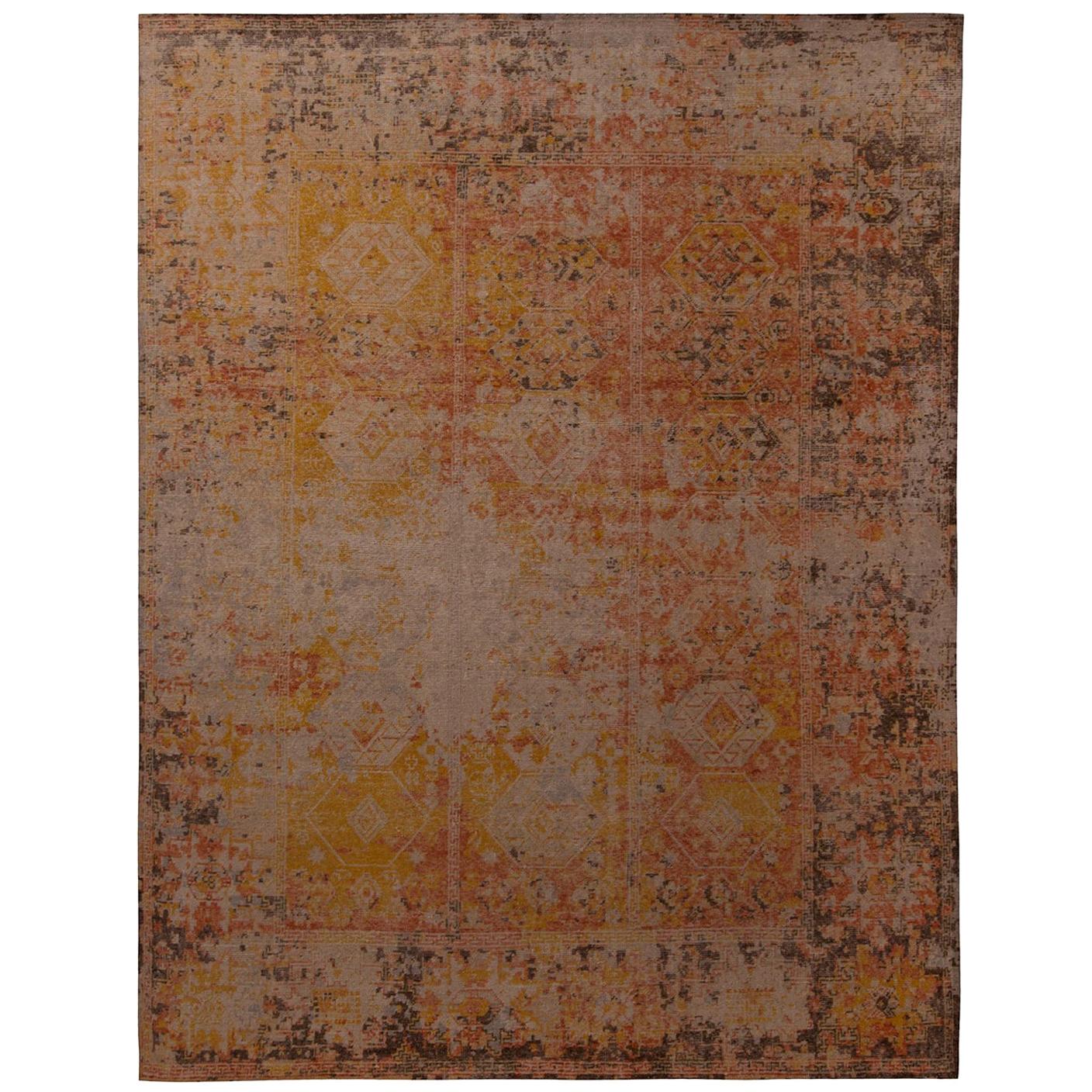 Teppich & Kilims Homage Geometrischer beige-grauer, gelber und rosafarbener Wollteppich im Angebot