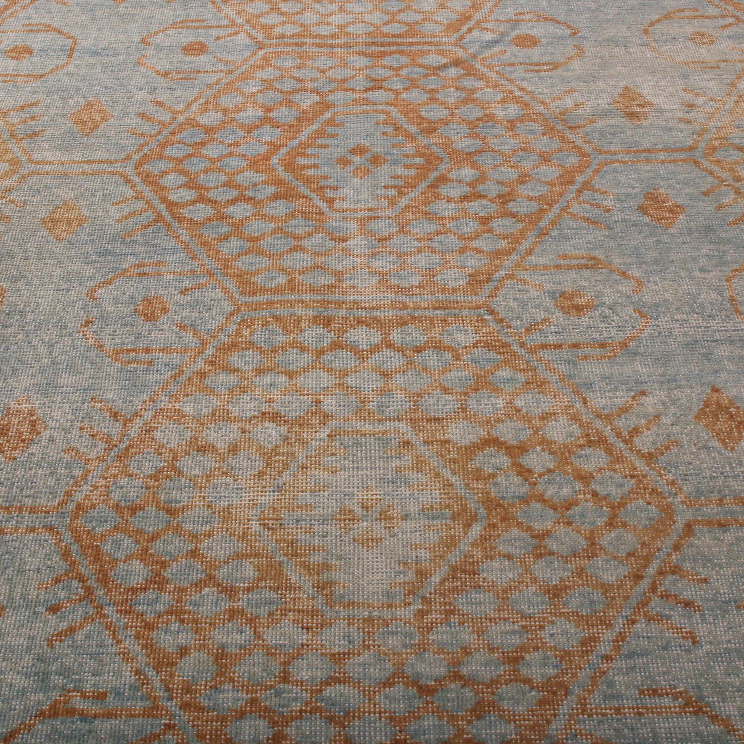 Teppich & Kilims Homage Geometrischer brauner und blauer Wollteppich (Moderne) im Angebot