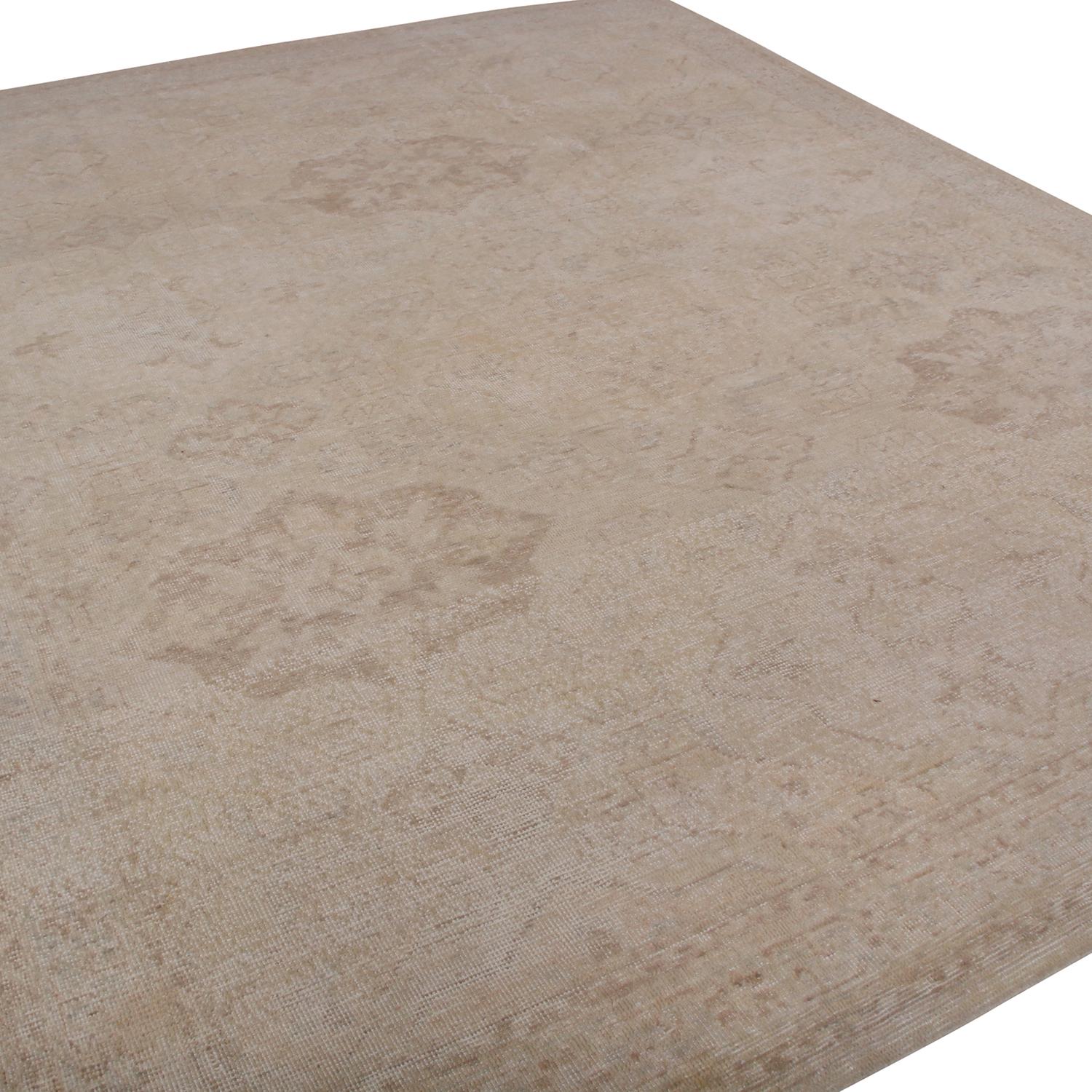 This geometric piece joins the latest additions to the Homage Collect by Rug 
Kilim, an ambitious custom-capable approach to recapturing and reinventing an unprecedented range of international styles including Oriental patterns with fresh,