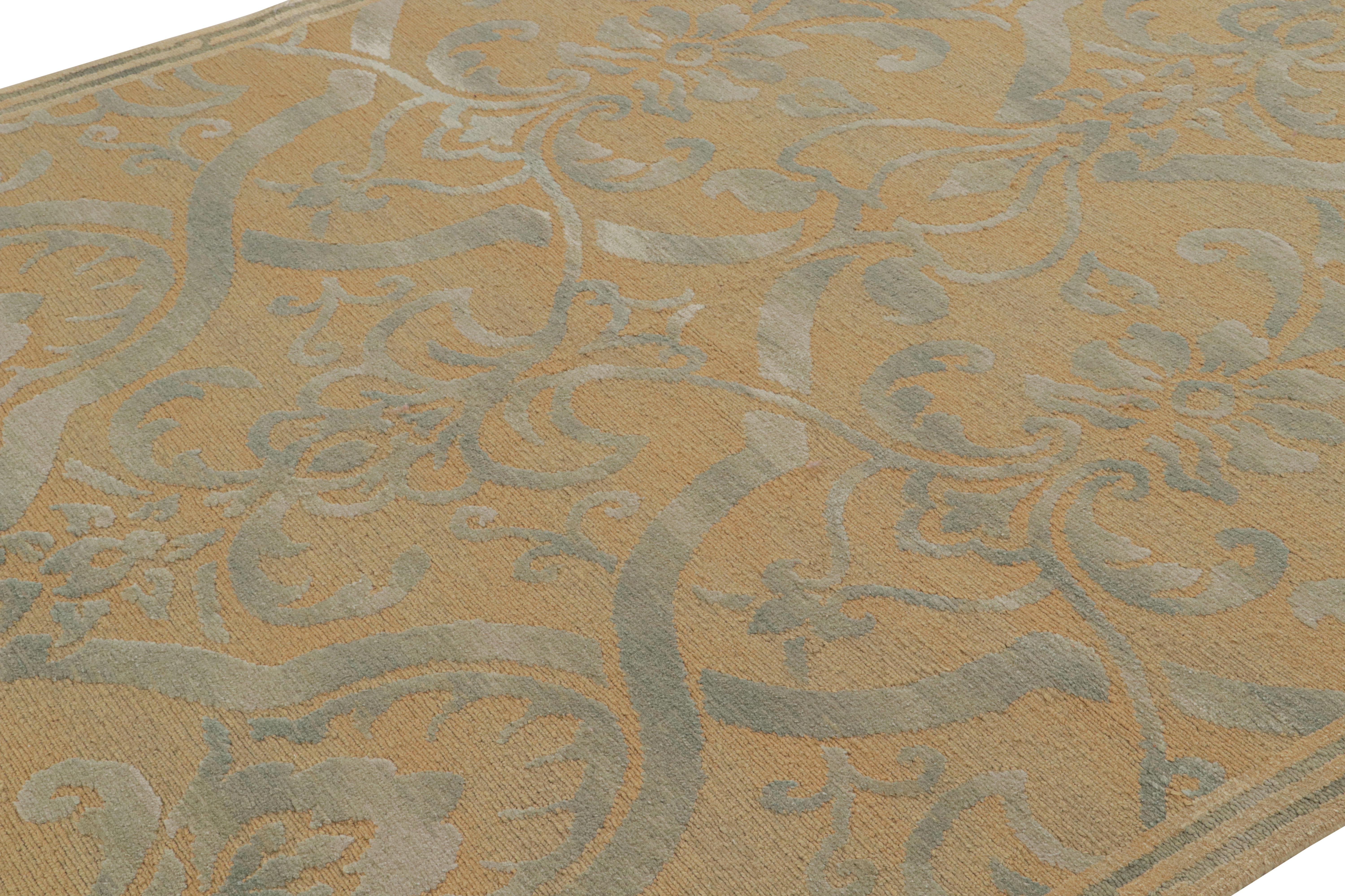 Altro Rug & Kilim - Tappeto floreale in stile italiano con motivo floreale beige-marrone e grigio in vendita