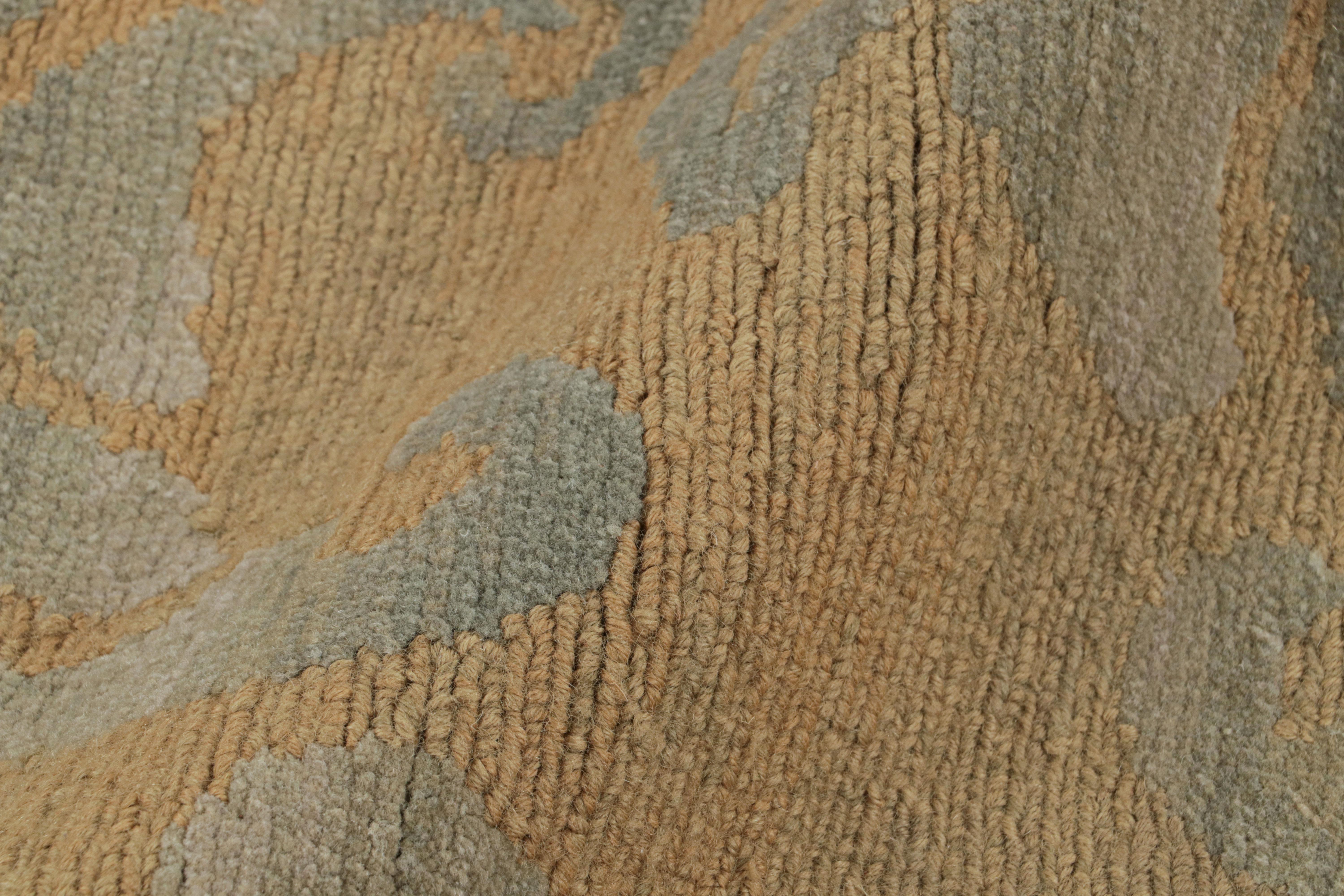 Annodato a mano Rug & Kilim - Tappeto floreale in stile italiano con motivo floreale beige-marrone e grigio in vendita