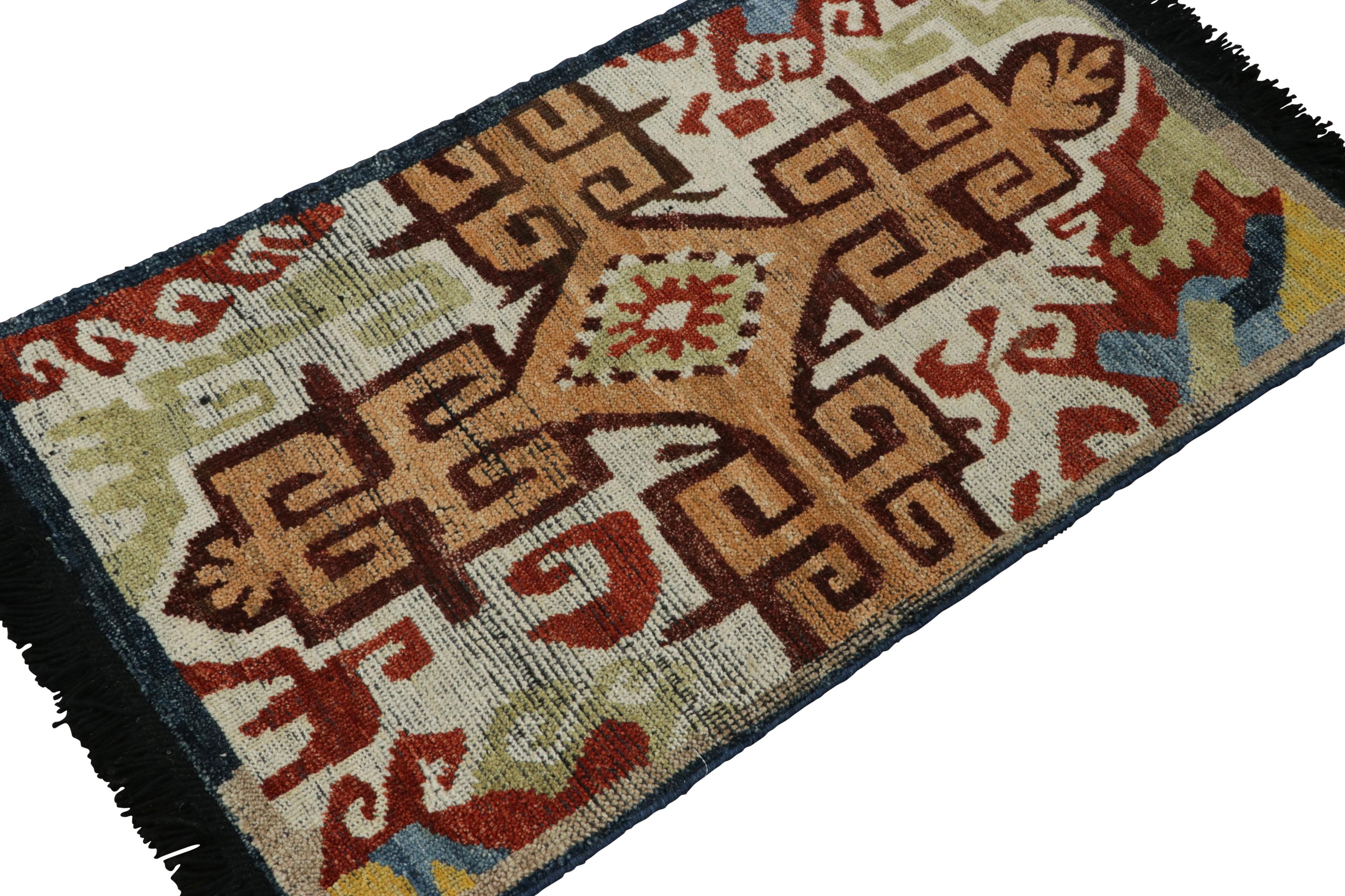 Kaitag-Teppich von Rug & Kilim mit bunten geometrischen Medaillons und Mustern (Handgeknüpft) im Angebot