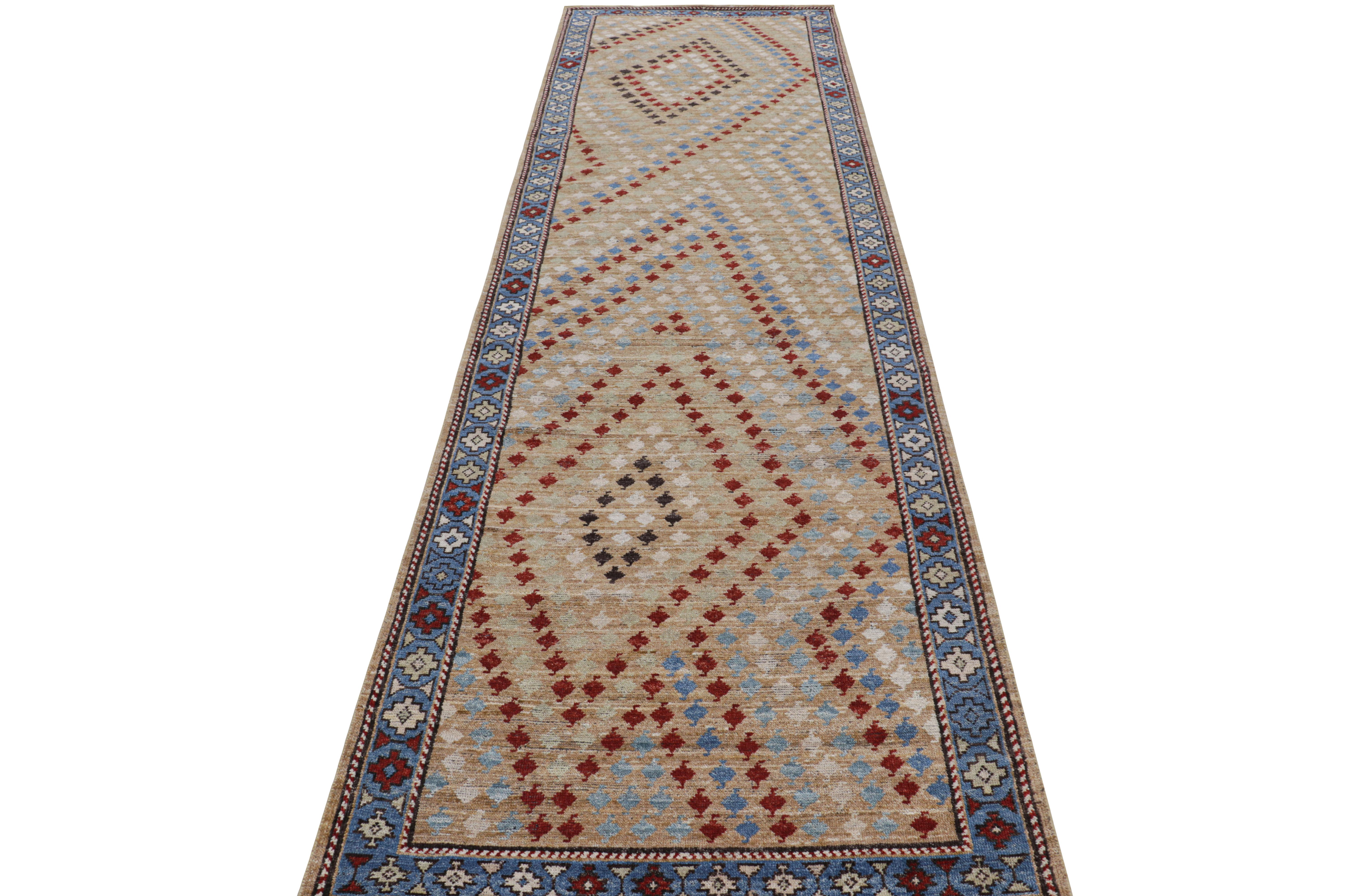 Rug & Kilim's Karabagh Style Läufer mit polychromen geometrischen Mustern (Indisch) im Angebot