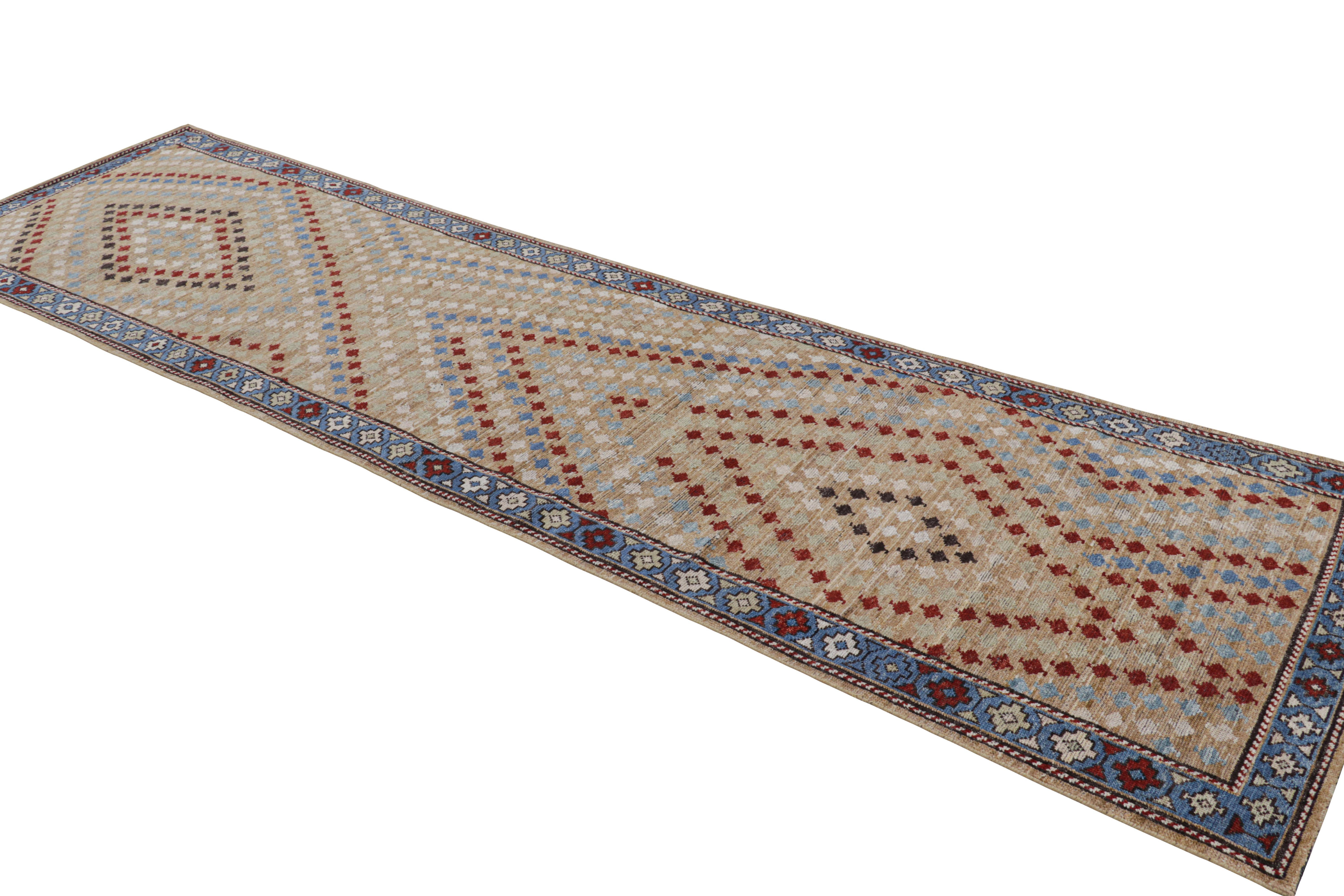 Rug & Kilim's Karabagh Style Läufer mit polychromen geometrischen Mustern (Handgeknüpft) im Angebot