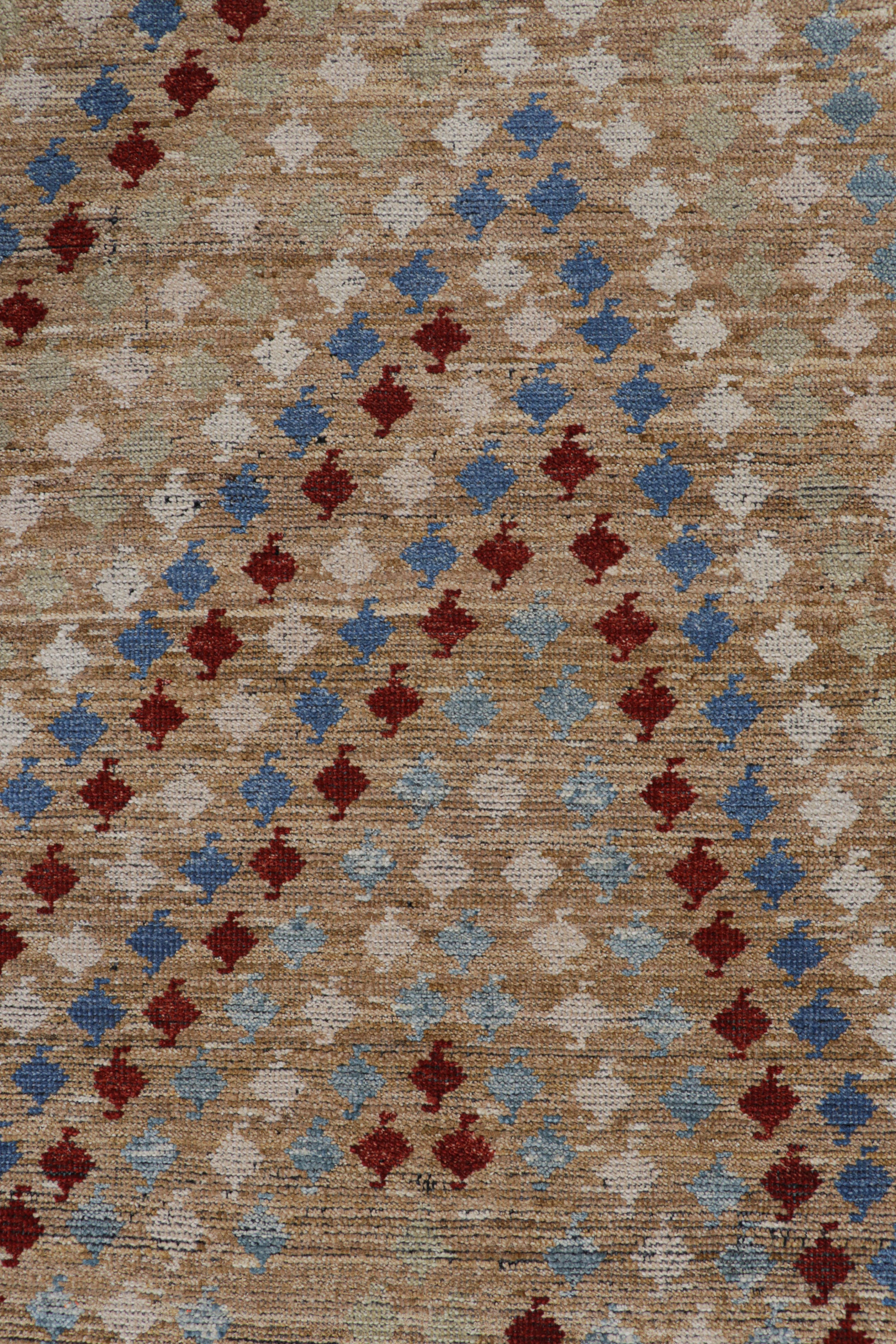 Rug & Kilim's Karabagh Style Läufer mit polychromen geometrischen Mustern im Zustand „Neu“ im Angebot in Long Island City, NY
