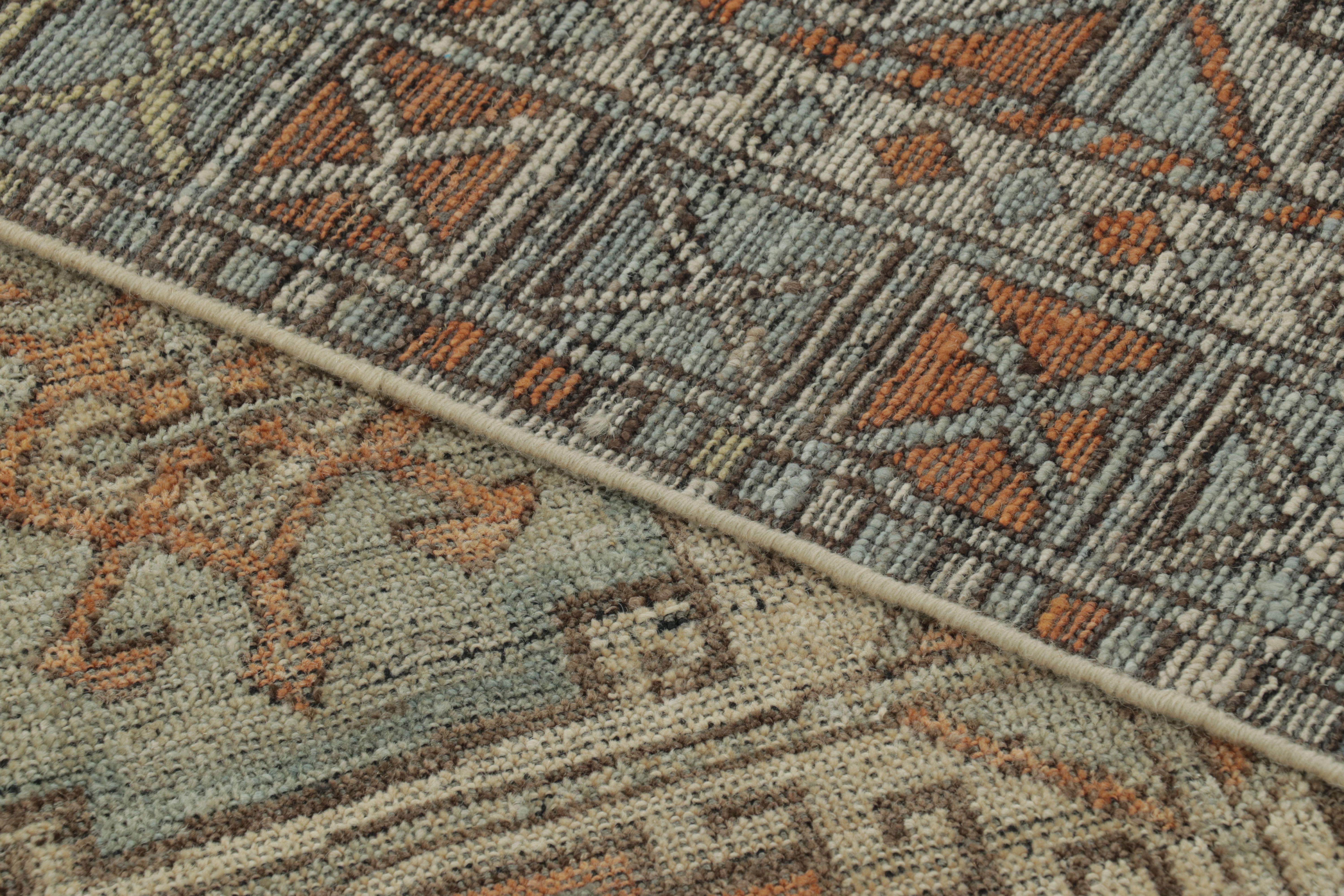 XXIe siècle et contemporain Tapis d'inspiration kazakhe de Rug & Kilim, médaillons géométriques audacieux en beige et bleu en vente