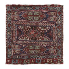 Alfombra cuadrada de inspiración kazaka Rug 
Kilim con diseño tribal rojo y azul