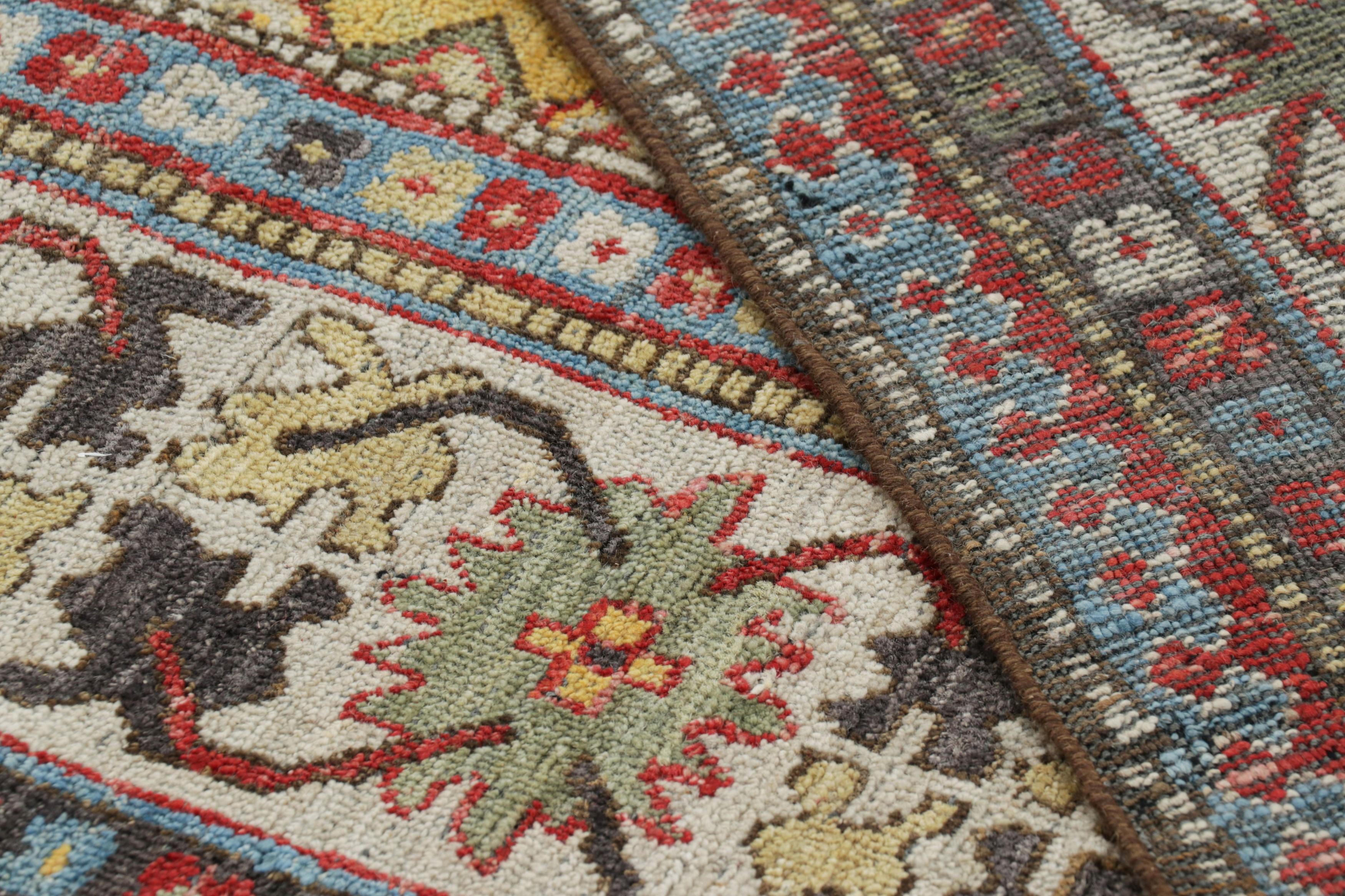 Laine Rug & Kilim's Kazak Style Rug in Red and Yellow with Geometric Medallion (tapis de style kazak en rouge et jaune avec médaillon géométrique) en vente