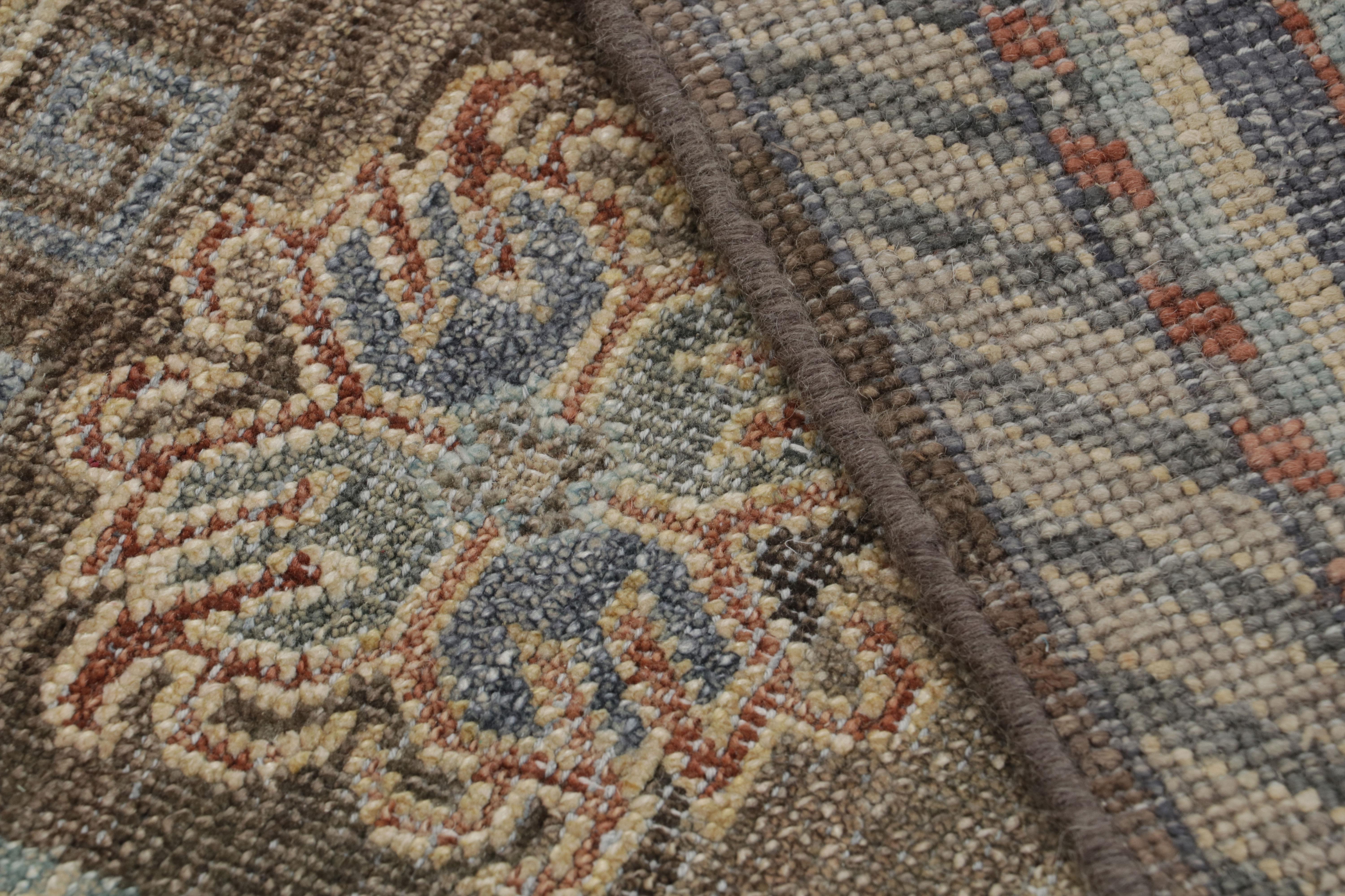 Laine Rug & Kilim's Khotan Rug in Brown, Red and Blue with Medallion Patterns (tapis Khotan en brun, rouge et bleu avec motifs de médaillons) en vente