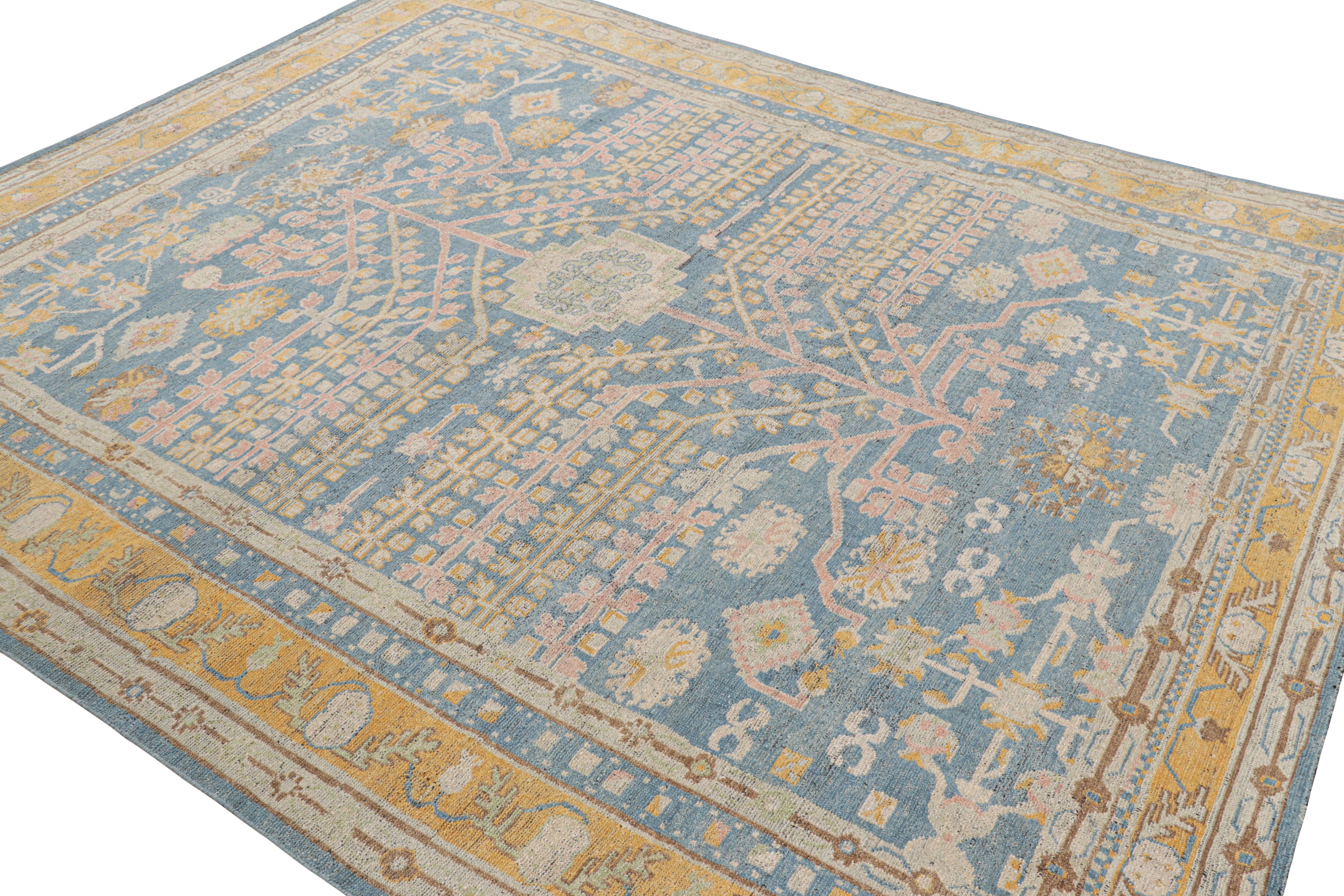 Rug & Kilims Khotan-Teppich im Samarkand-Stil in Blau mit floralen Medaillons im Zustand „Neu“ im Angebot in Long Island City, NY