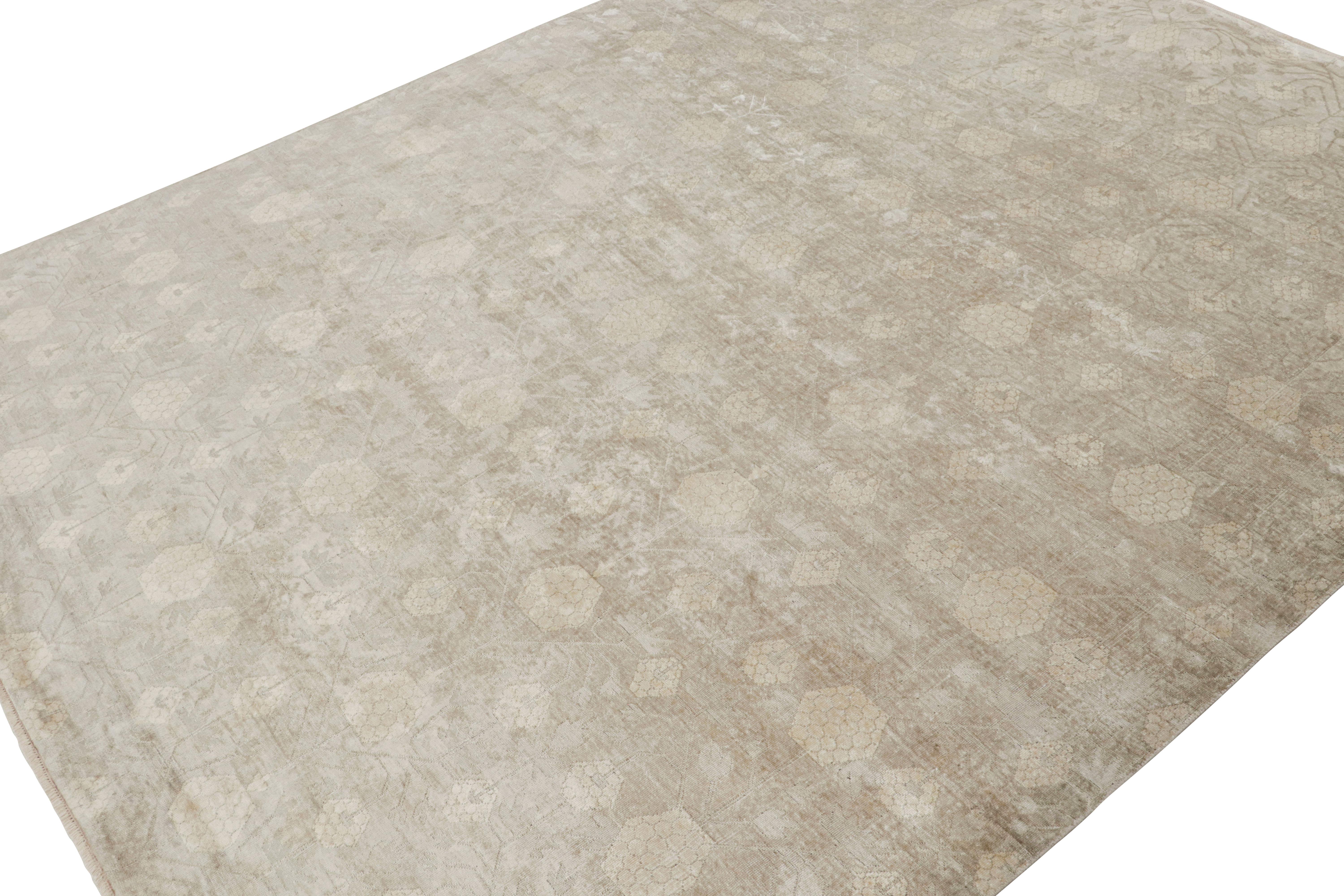 Rug & Kilim's Khotan-Teppich im Samarkand-Stil mit beige-braunen Granatapfelmustern (Moderne) im Angebot
