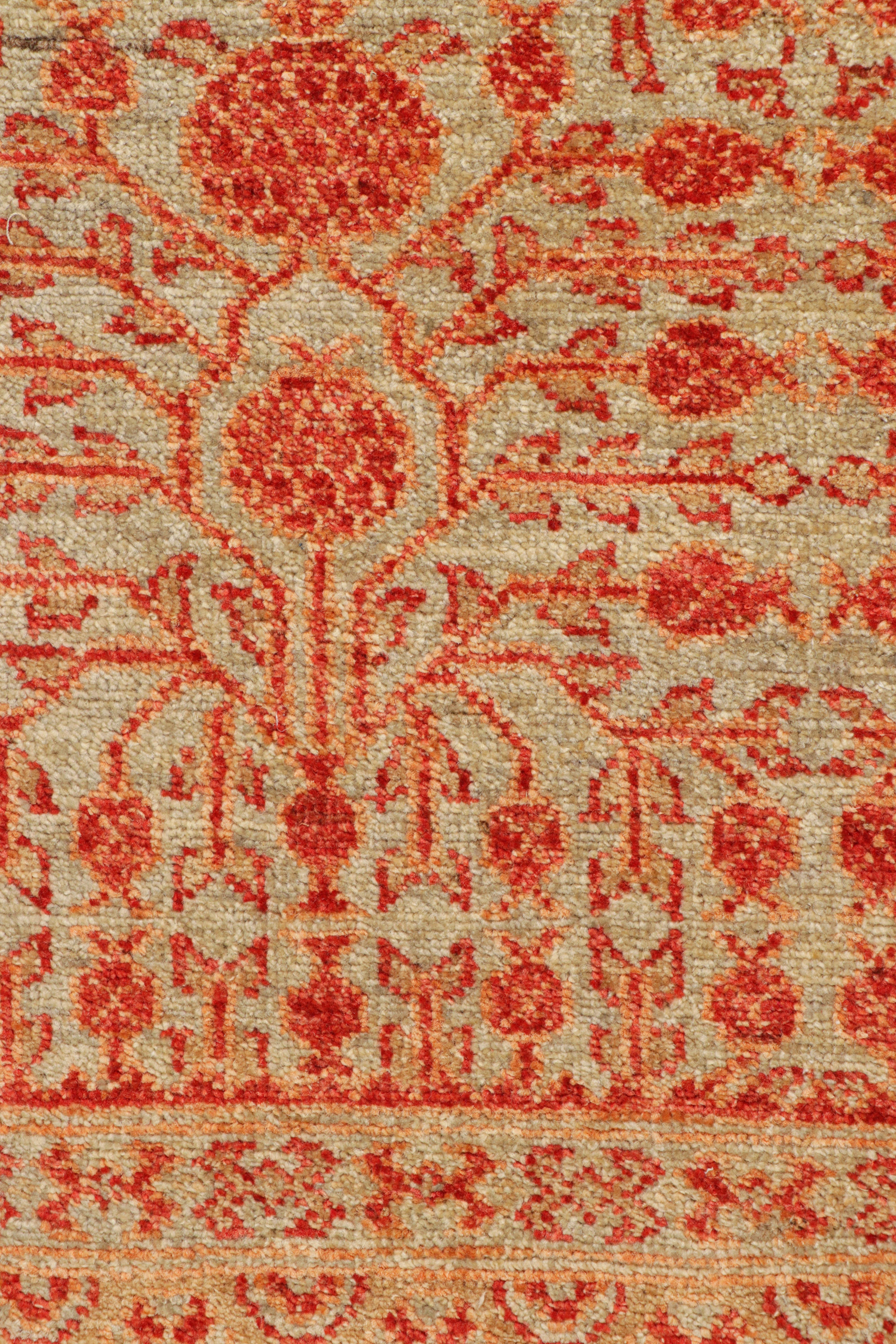 Moderne Rug & Kilim's Khotan Style Rug in Beige-Brown with Pomegranate Patterns (tapis de style Khotan en beige et brun avec des motifs de grenade) en vente