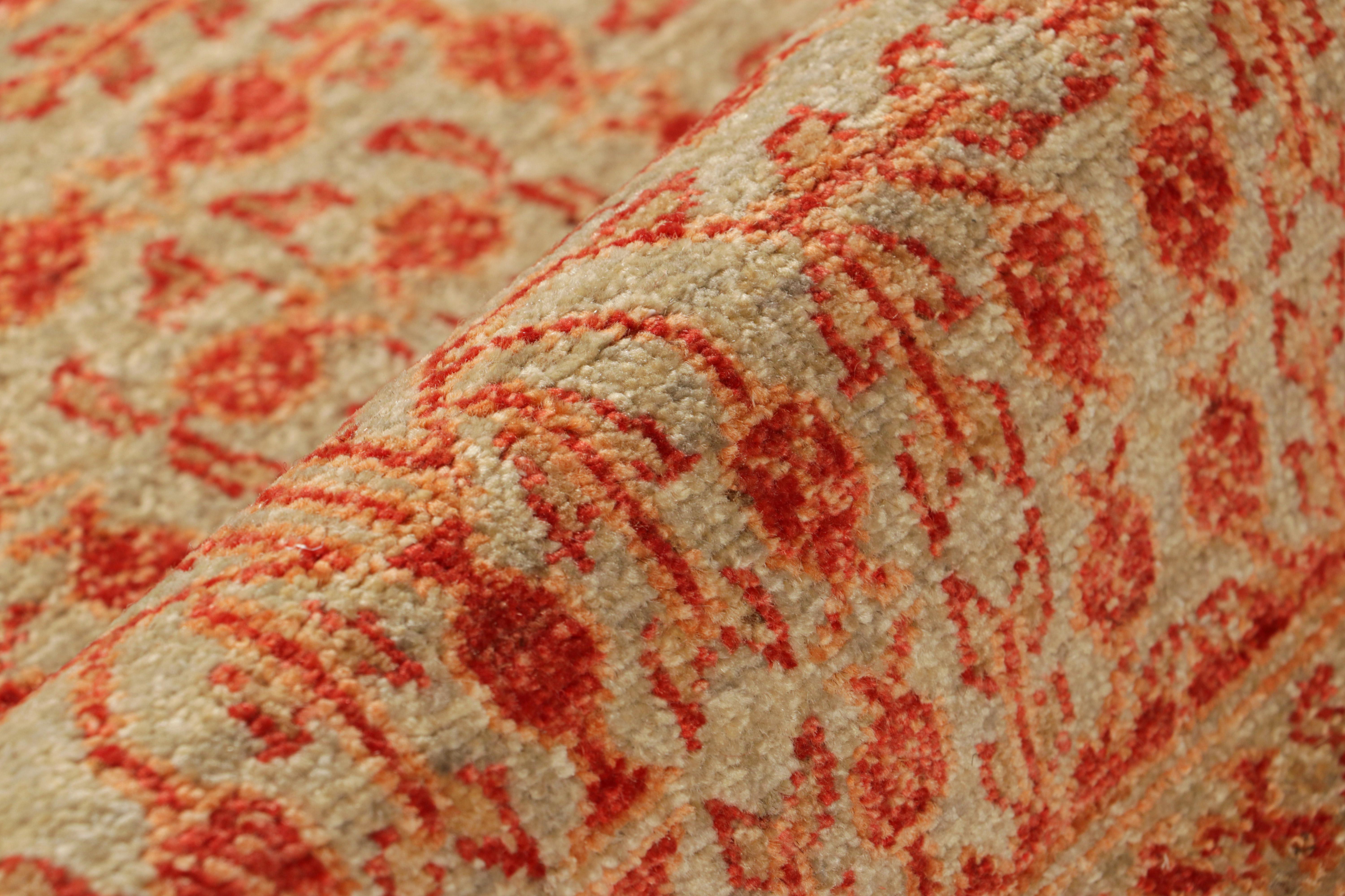 Rug & Kilim - Tappeto in stile Khotan in beige-marrone con motivi a melograno In condizioni Nuovo in vendita a Long Island City, NY