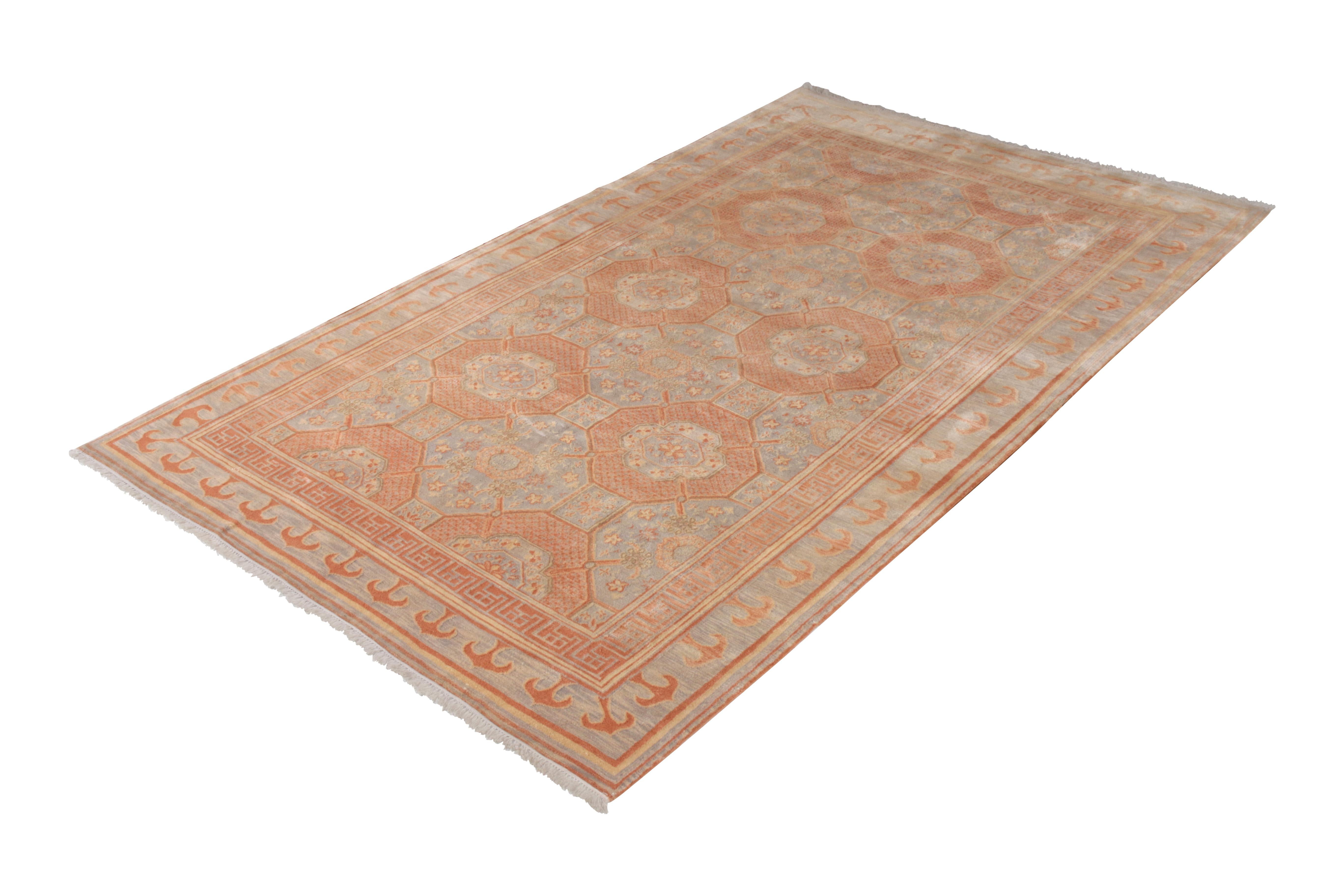 Nepalese Rug & Kilim - Tappeto in stile Khotan con motivo geometrico blu e arancione in vendita