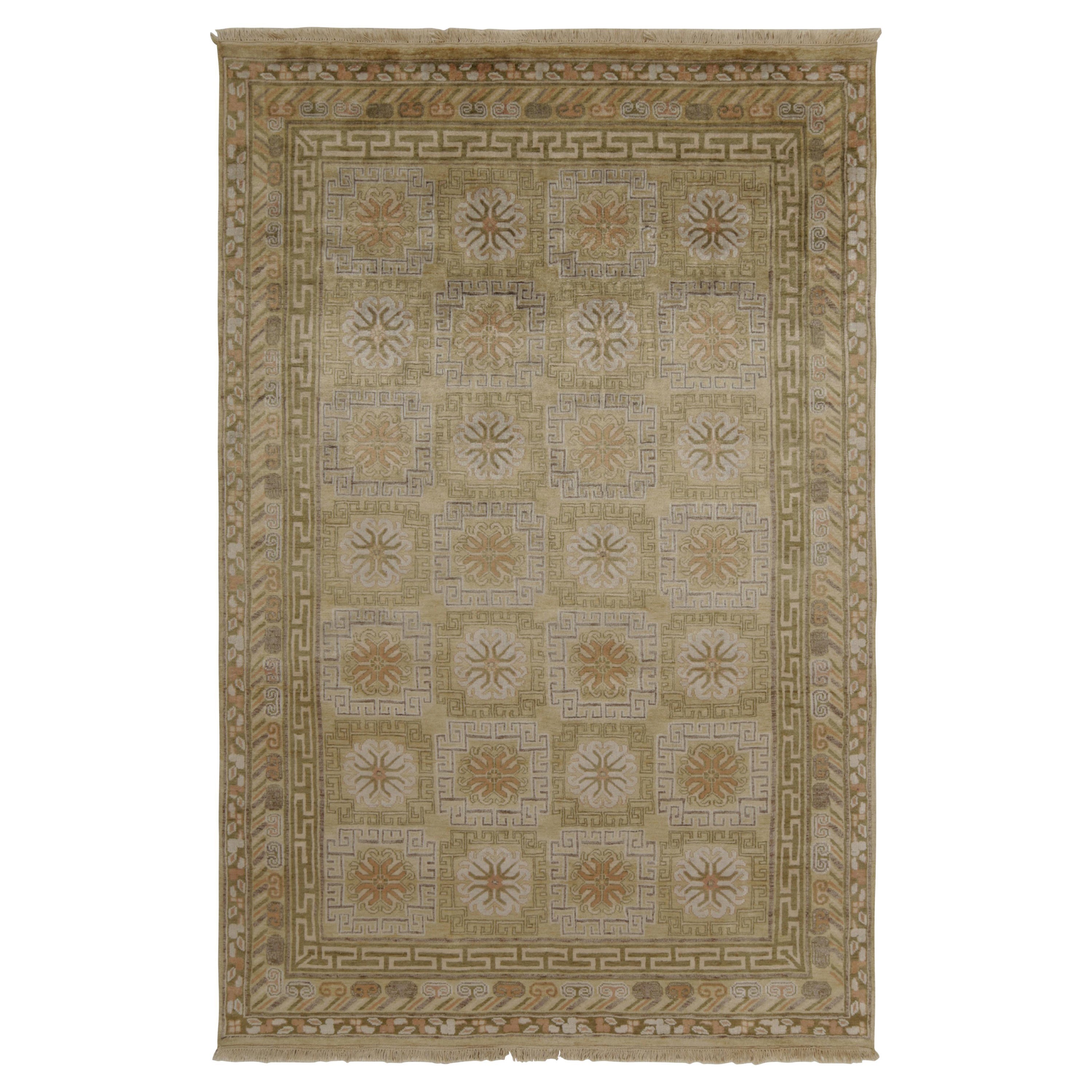 Tapis de style Khotan de Rug & Kilim à motifs géométriques or et beige-brun