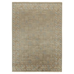 Rug & Kilim's Teppich im Khotan-Stil mit Gold-, Beige-Braun- und Blau-Mustern