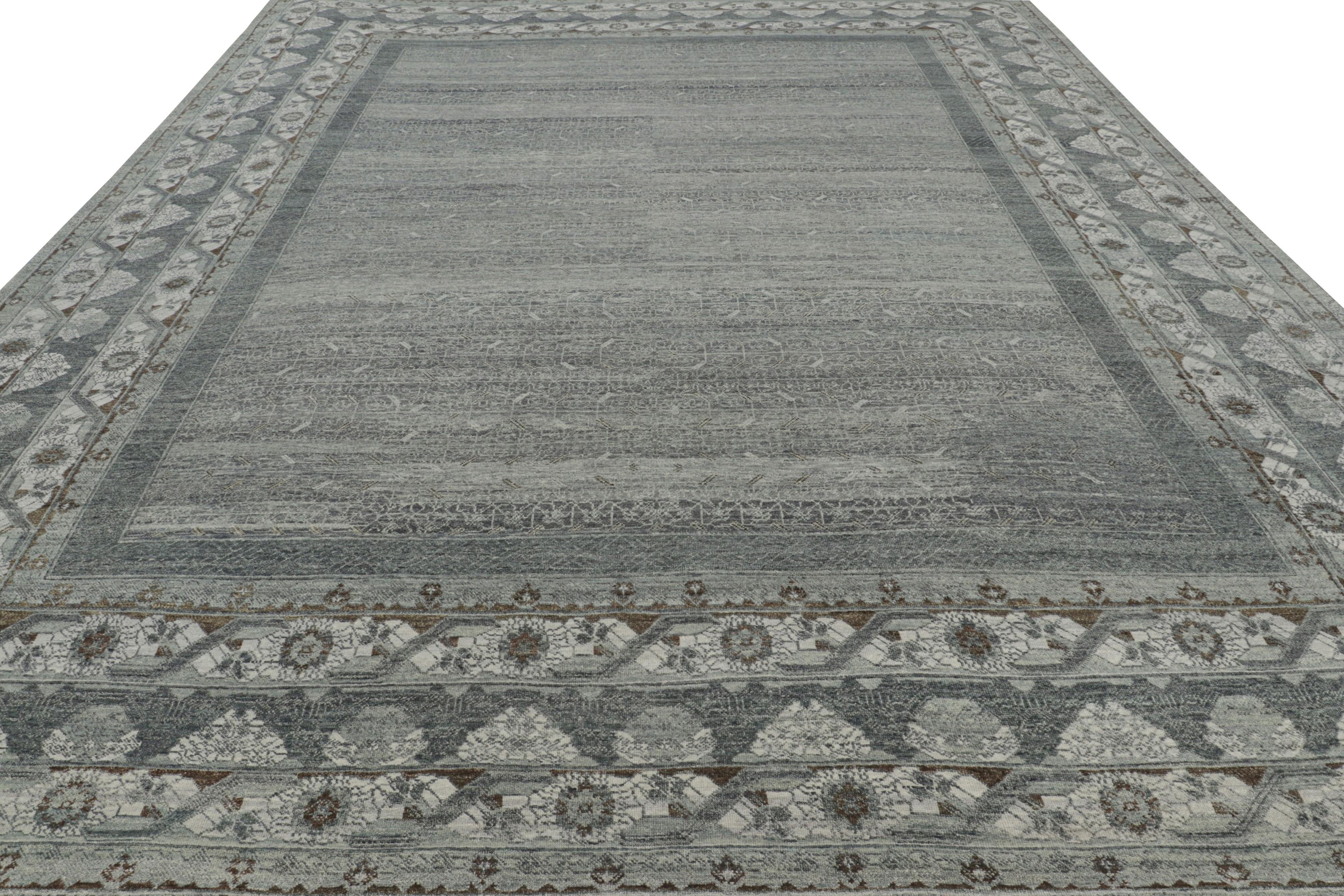 Annodato a mano Rug & Kilim - Tappeto in stile Khotan grigio e marrone con bordi floreali in vendita