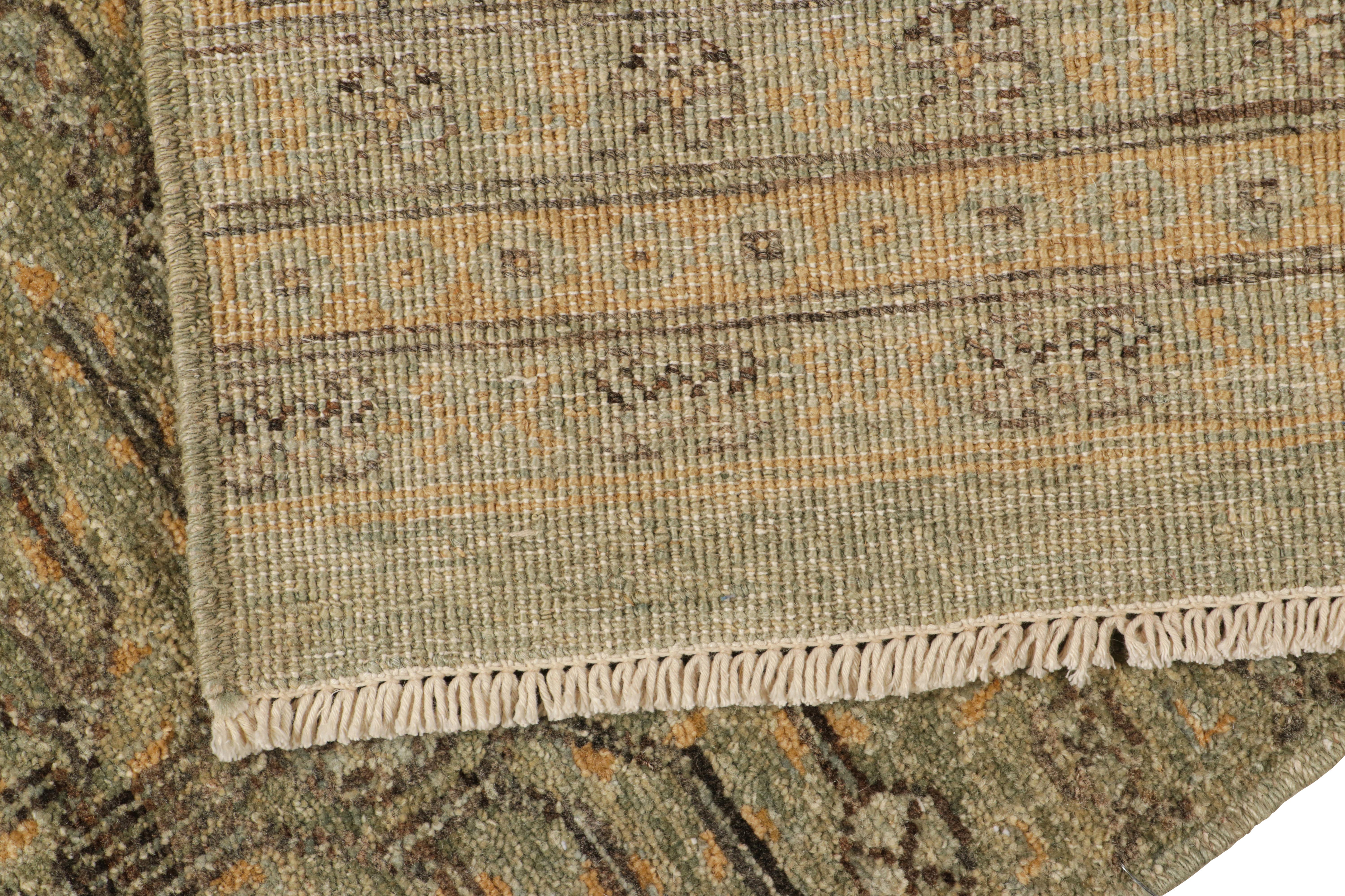 XXIe siècle et contemporain Rug & Kilim's Khotan Style Rug in Green and Gold with Pomegranate Patterns (tapis de style Khotan en vert et or avec des motifs de grenades) en vente