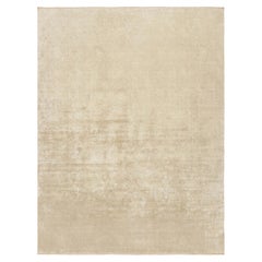 Rug & Kilim's Khotan Style Rug in Ivory with Pomegranate Patterns (tapis de style Khotan en ivoire avec motifs de grenades)
