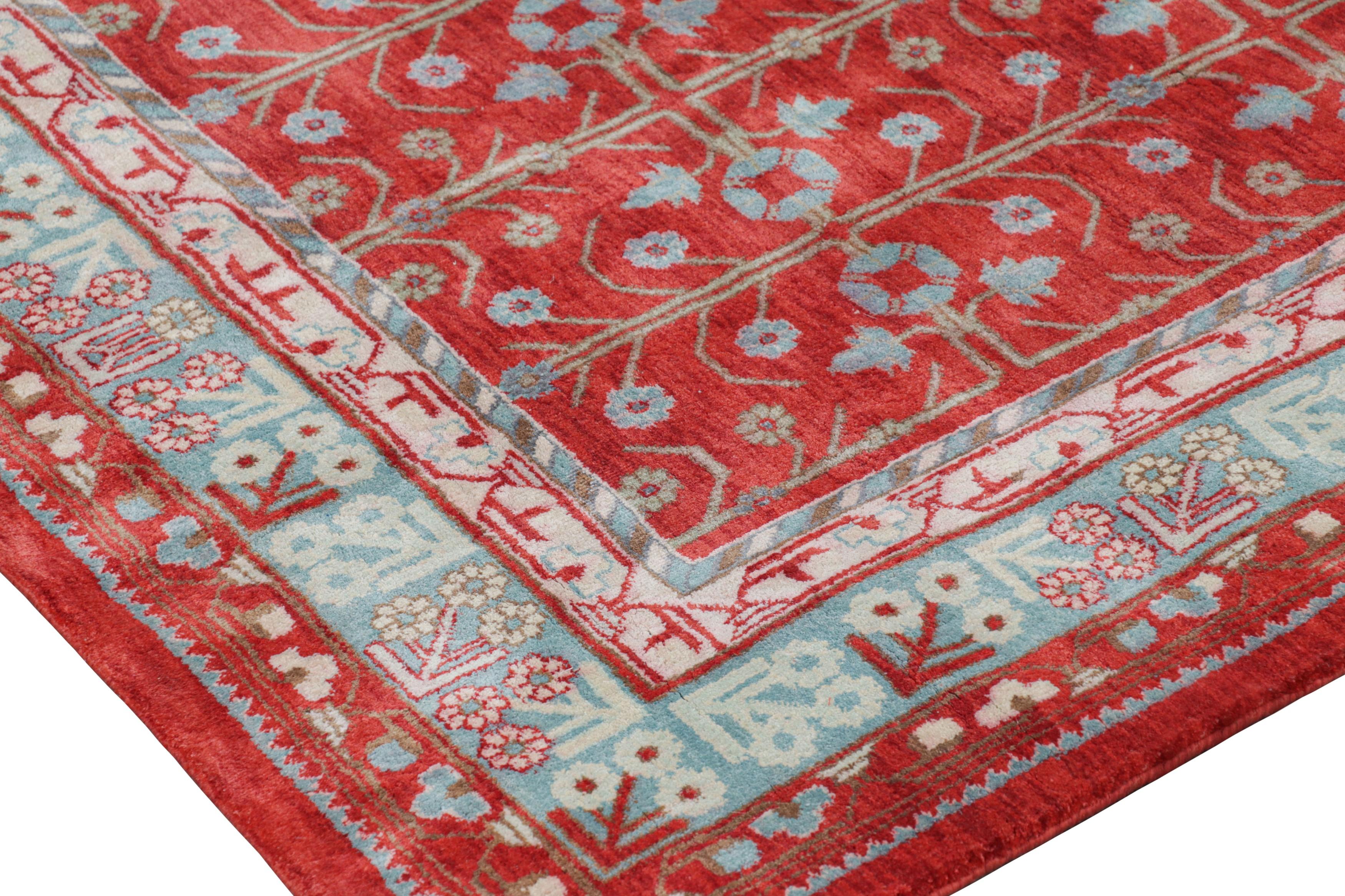Rug & Kilim's Khotan Style Teppich in Rot und Blau mit geometrischen Mustern (Indisch) im Angebot