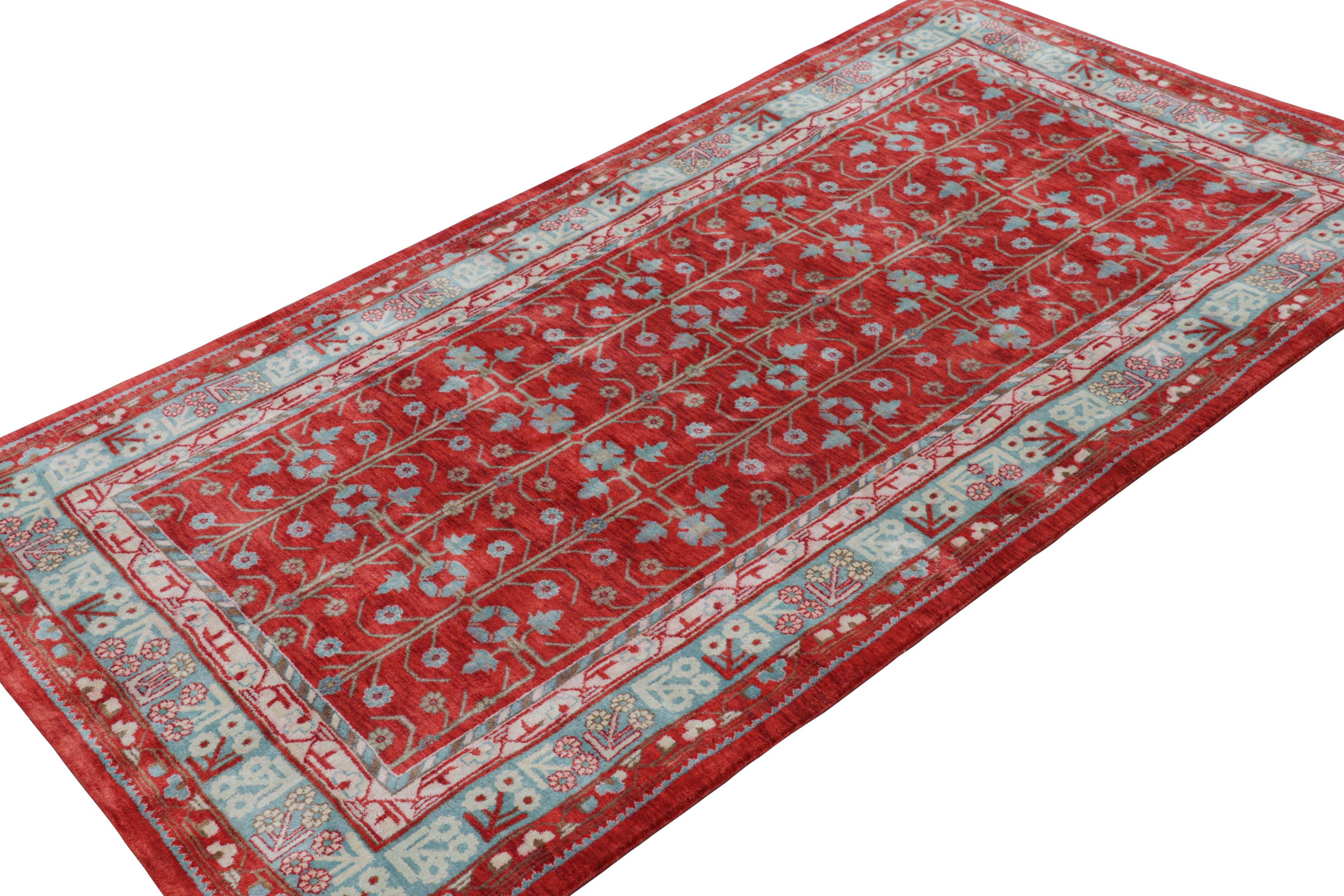 Rug & Kilim's Khotan Style Teppich in Rot und Blau mit geometrischen Mustern im Zustand „Neu“ im Angebot in Long Island City, NY