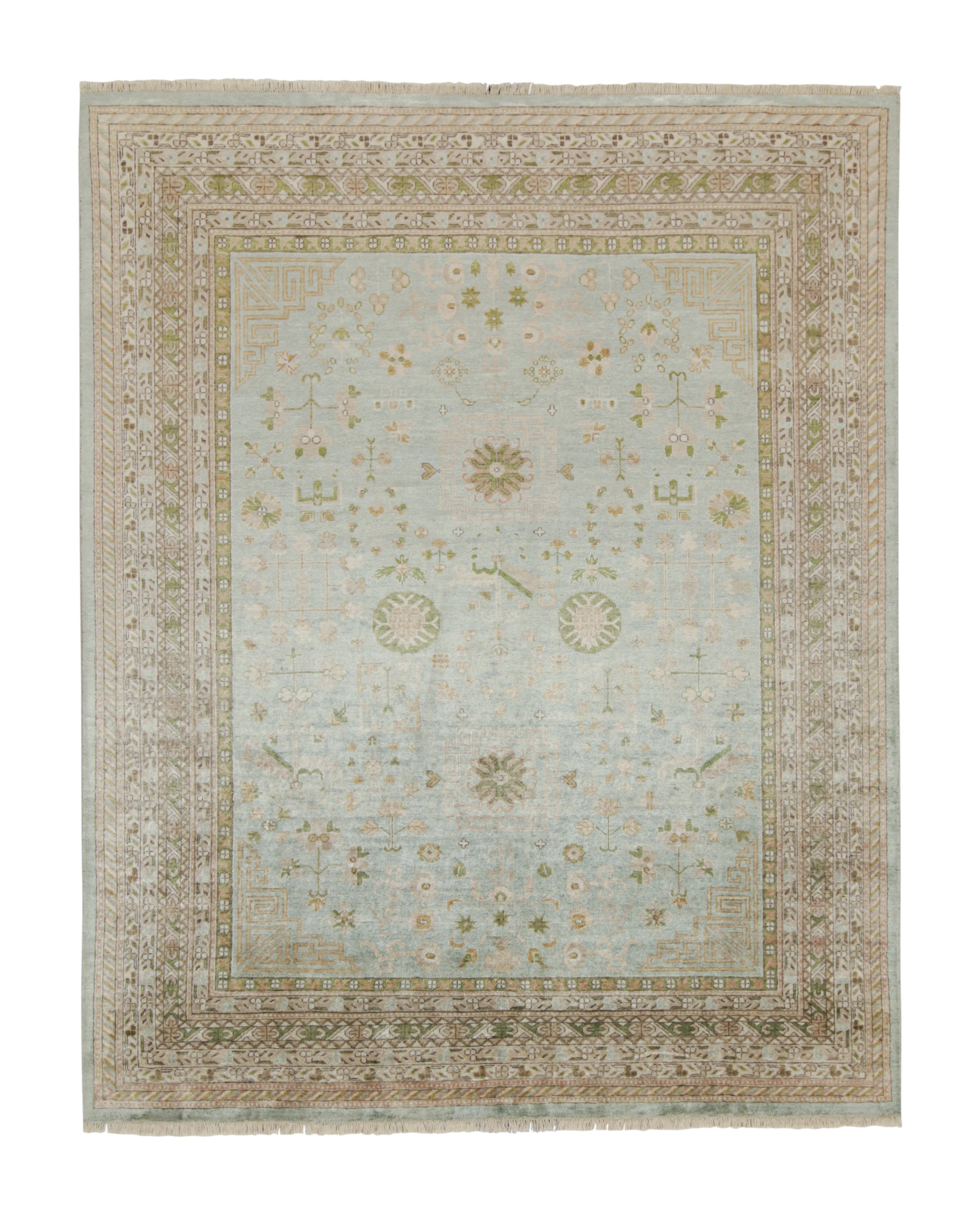 Tappeto in stile Khotan di Rug & Kilim con motivo geometrico blu e beige-marrone