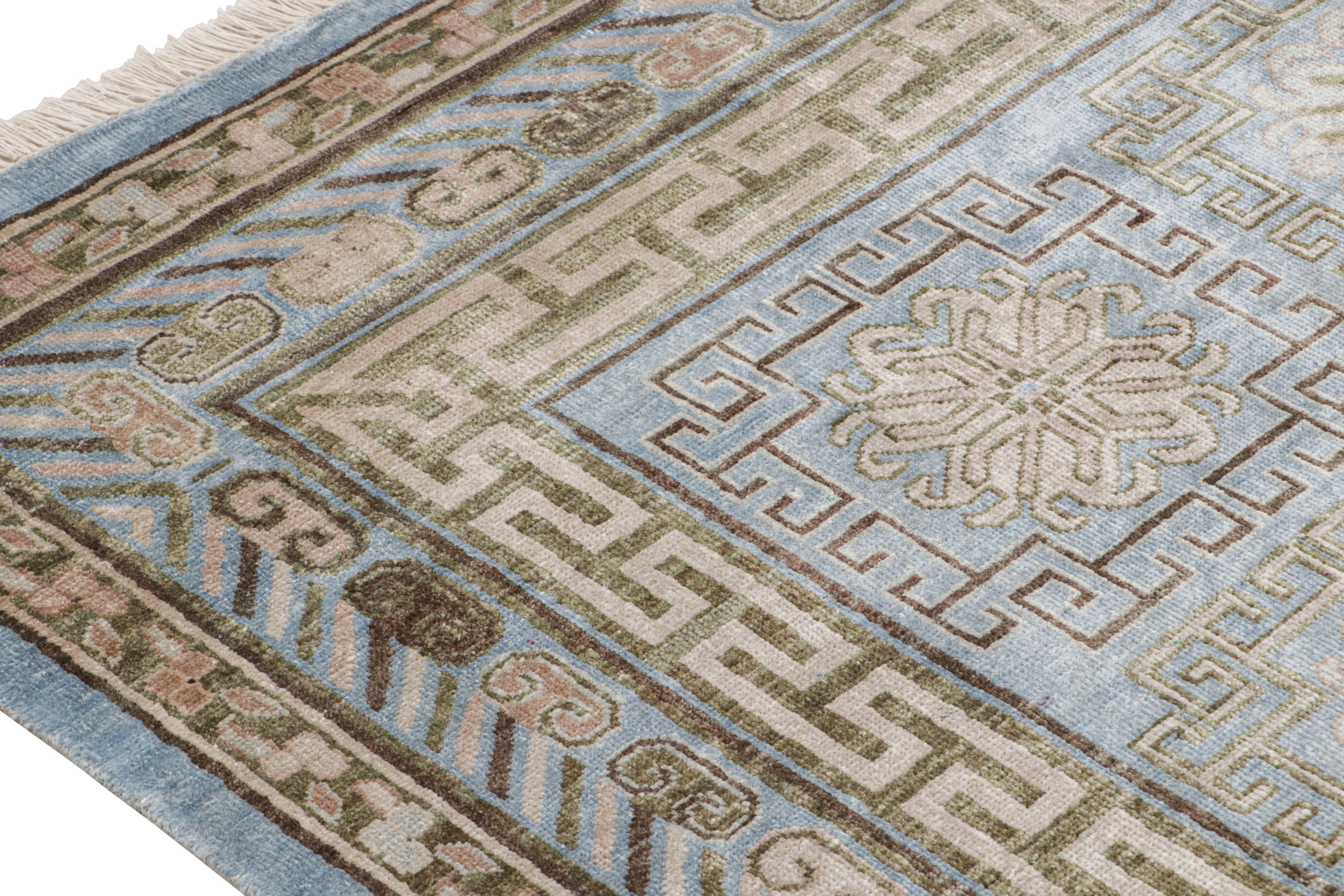 Rug & Kilim: tappeto in stile Khotan con motivi a medaglione blu e beige-marrone In condizioni Nuovo in vendita a Long Island City, NY