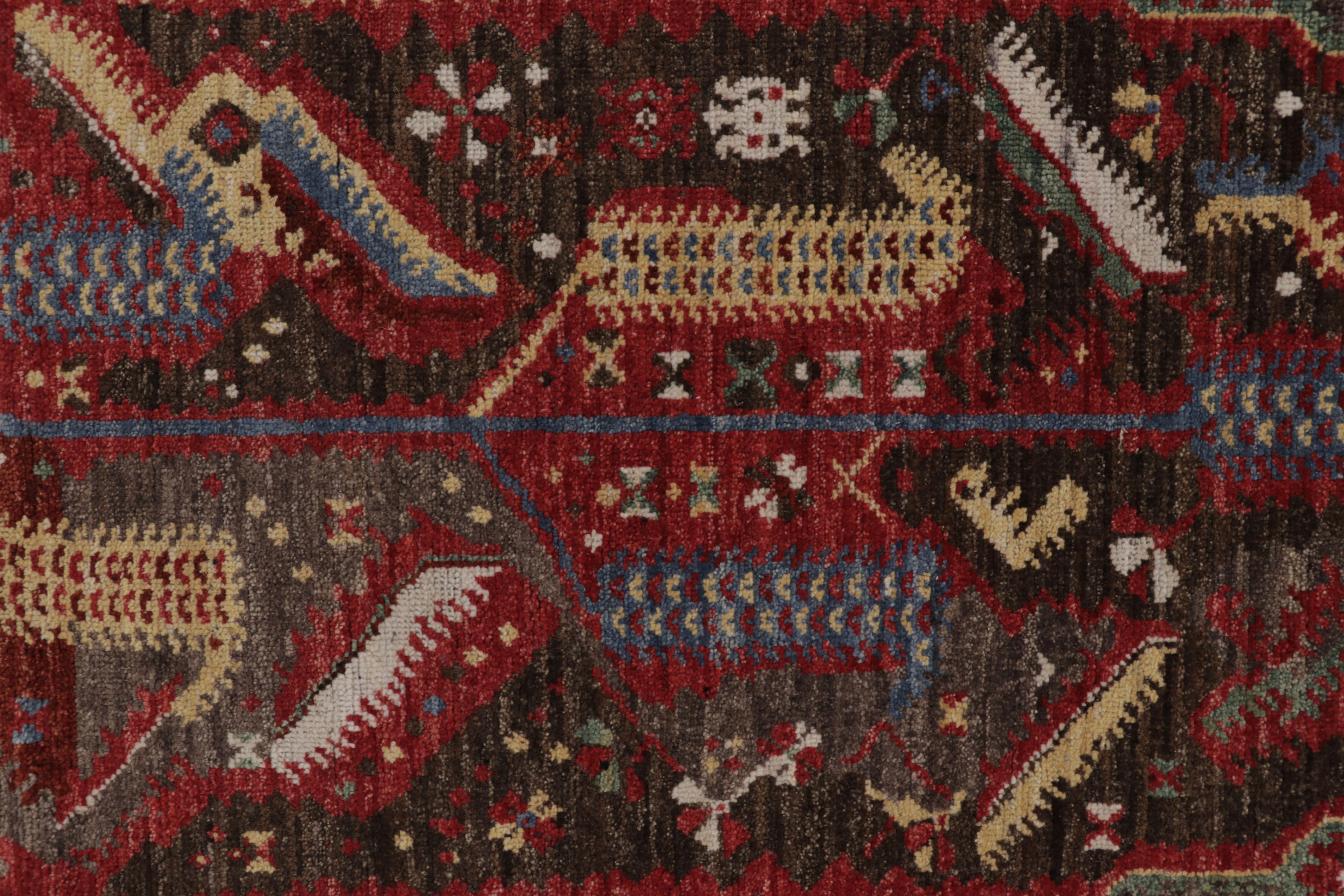 Rug & Kilim: un tappeto ispirato a Konya con medaglioni tribali policromi In condizioni Nuovo in vendita a Long Island City, NY