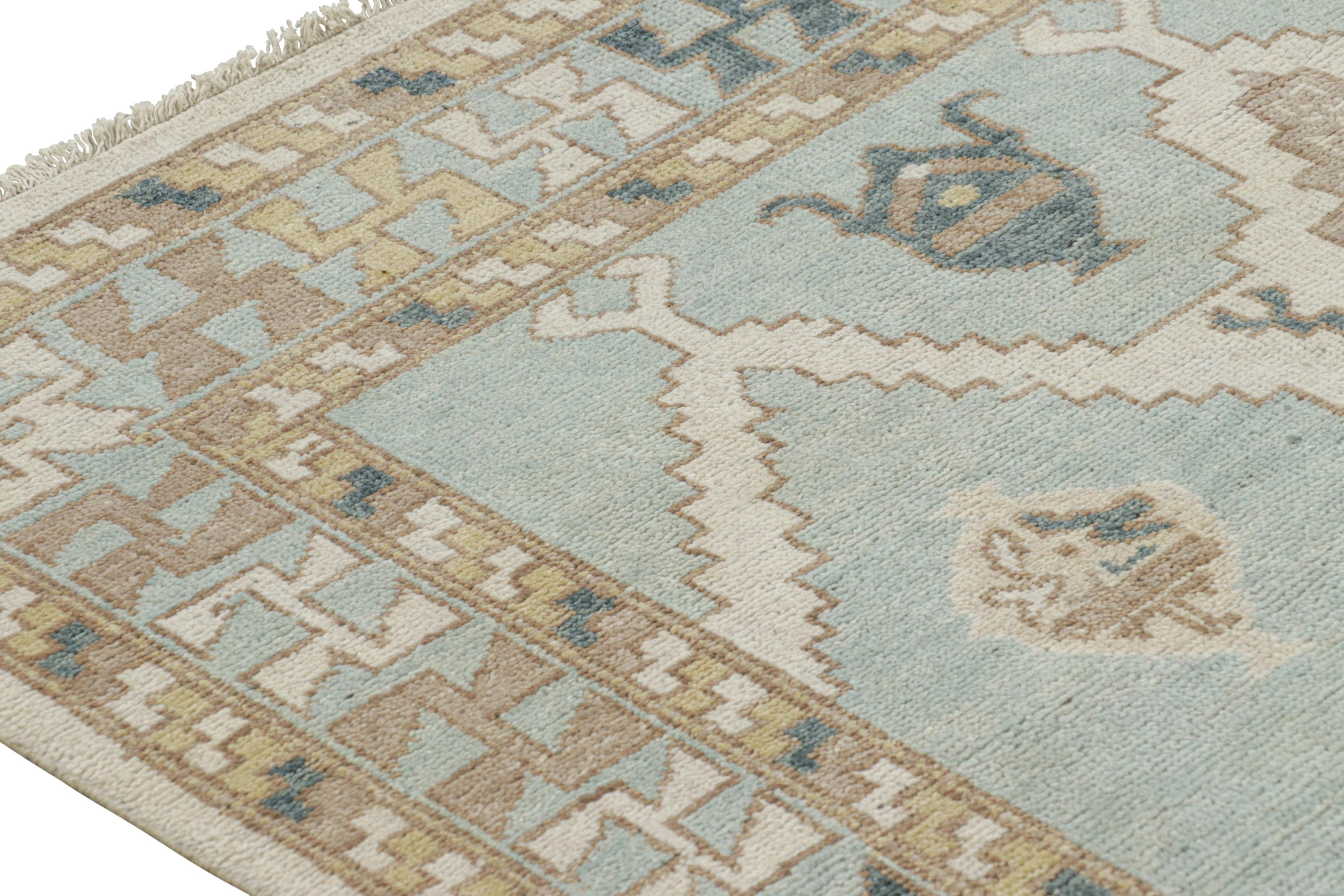Alfombra estilo Konya de Rug & Kilim en azul claro con motivos geométricos Indio en venta