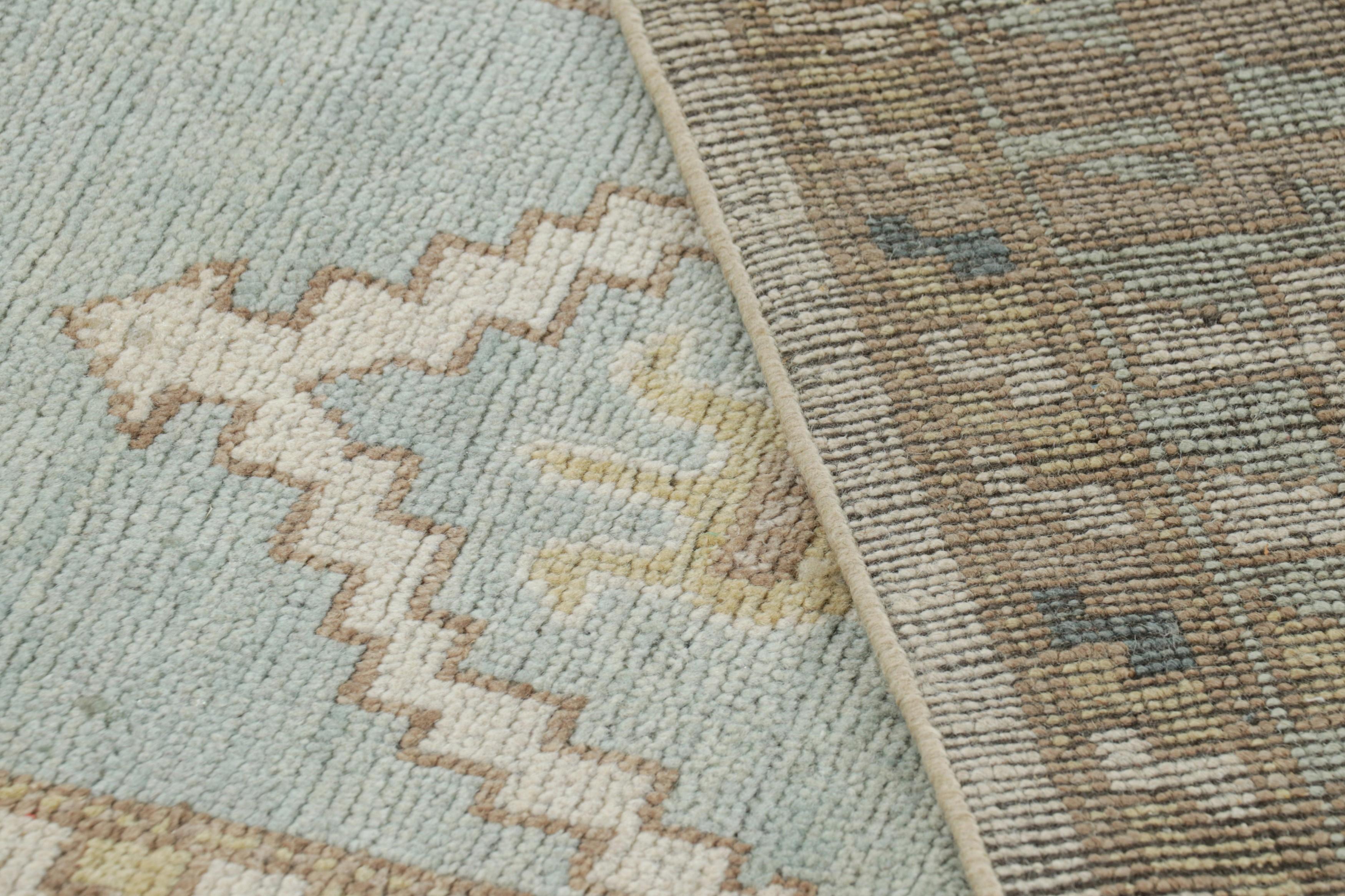 Alfombra estilo Konya de Rug & Kilim en azul claro con motivos geométricos Lana en venta